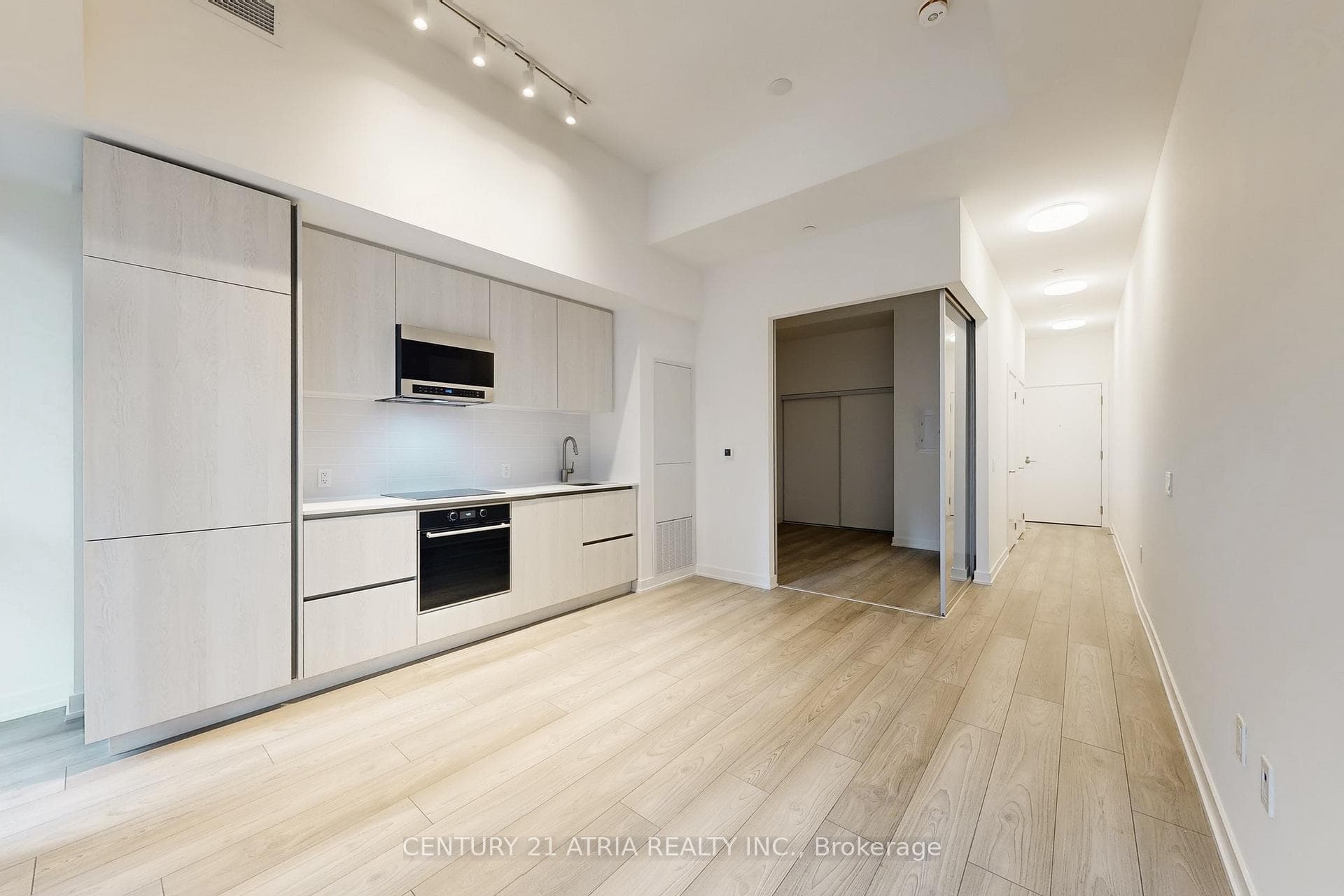 110 Broadway Avenue Unit 411 photo 5
