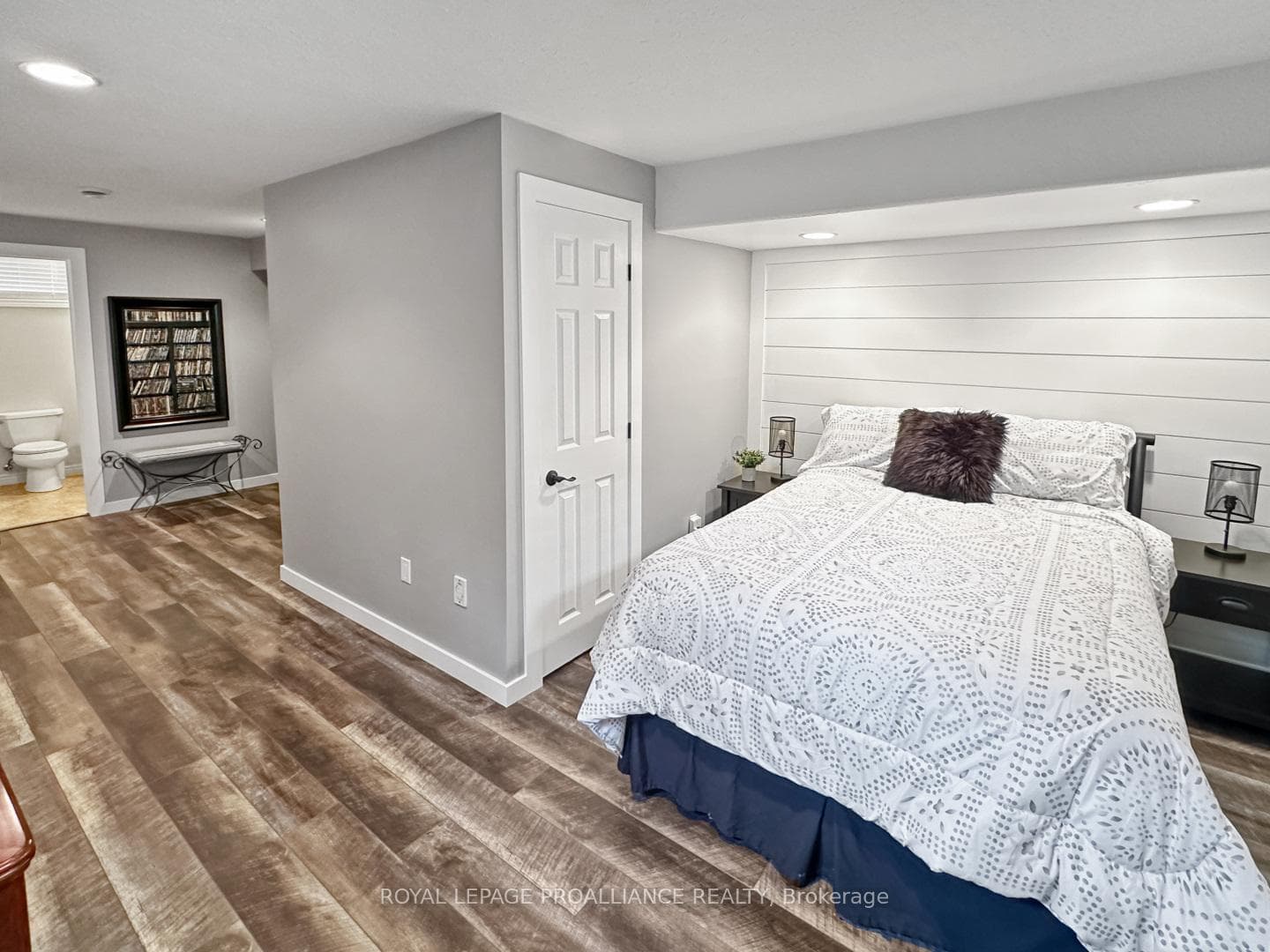 67 Bogart Crescent photo 32