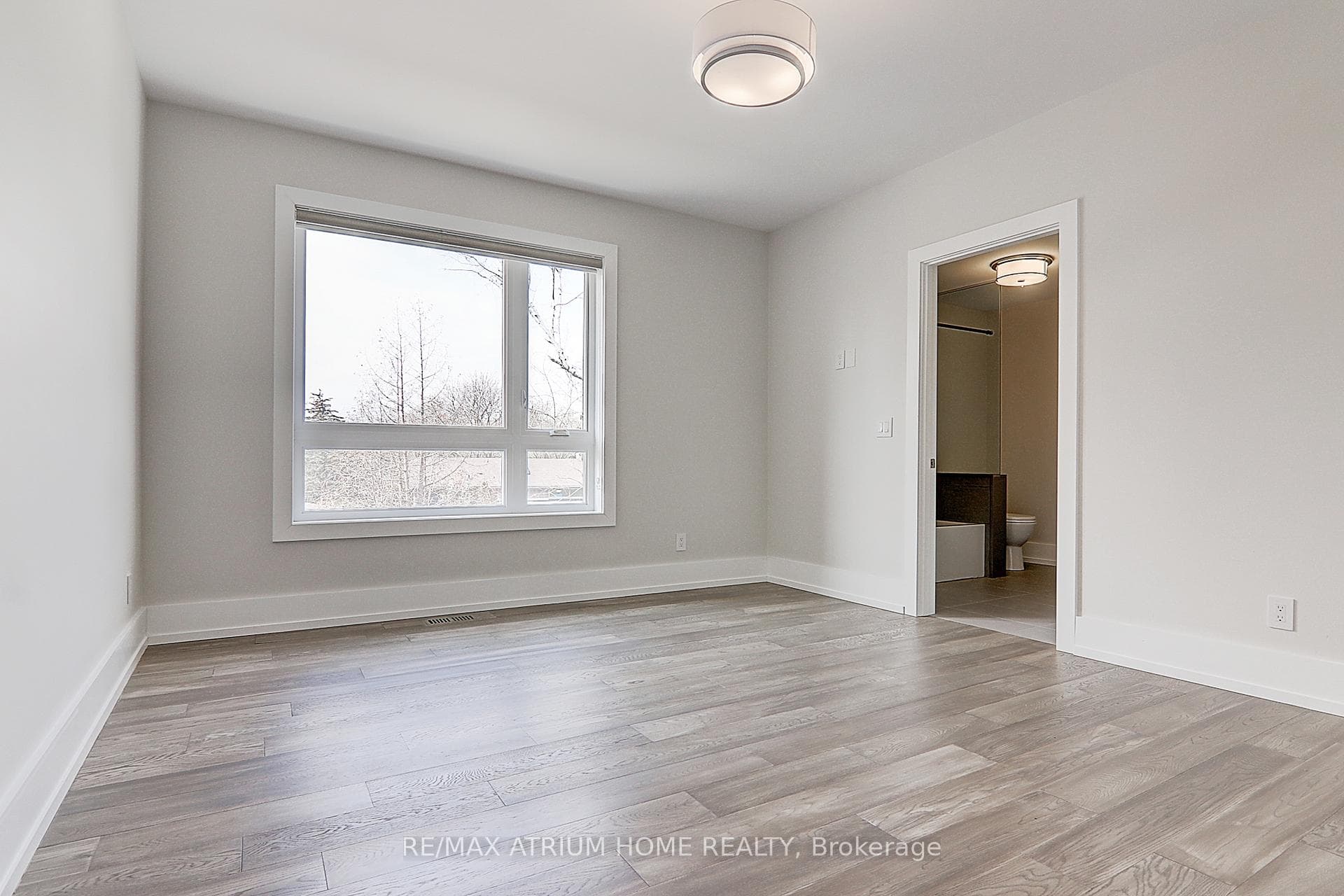 58 Larabee Crescent photo 28