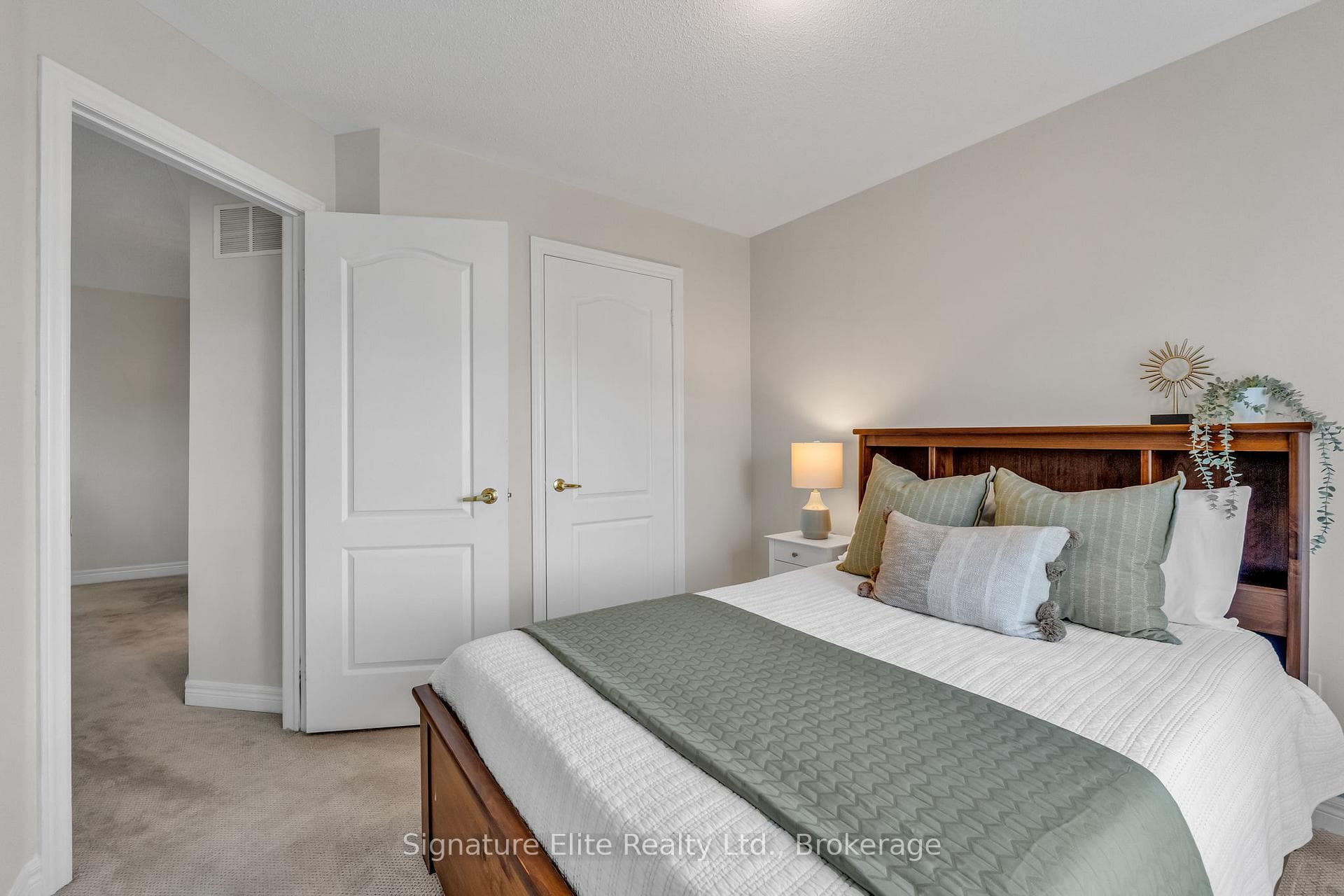 124 Rocky Point Crescent photo 32