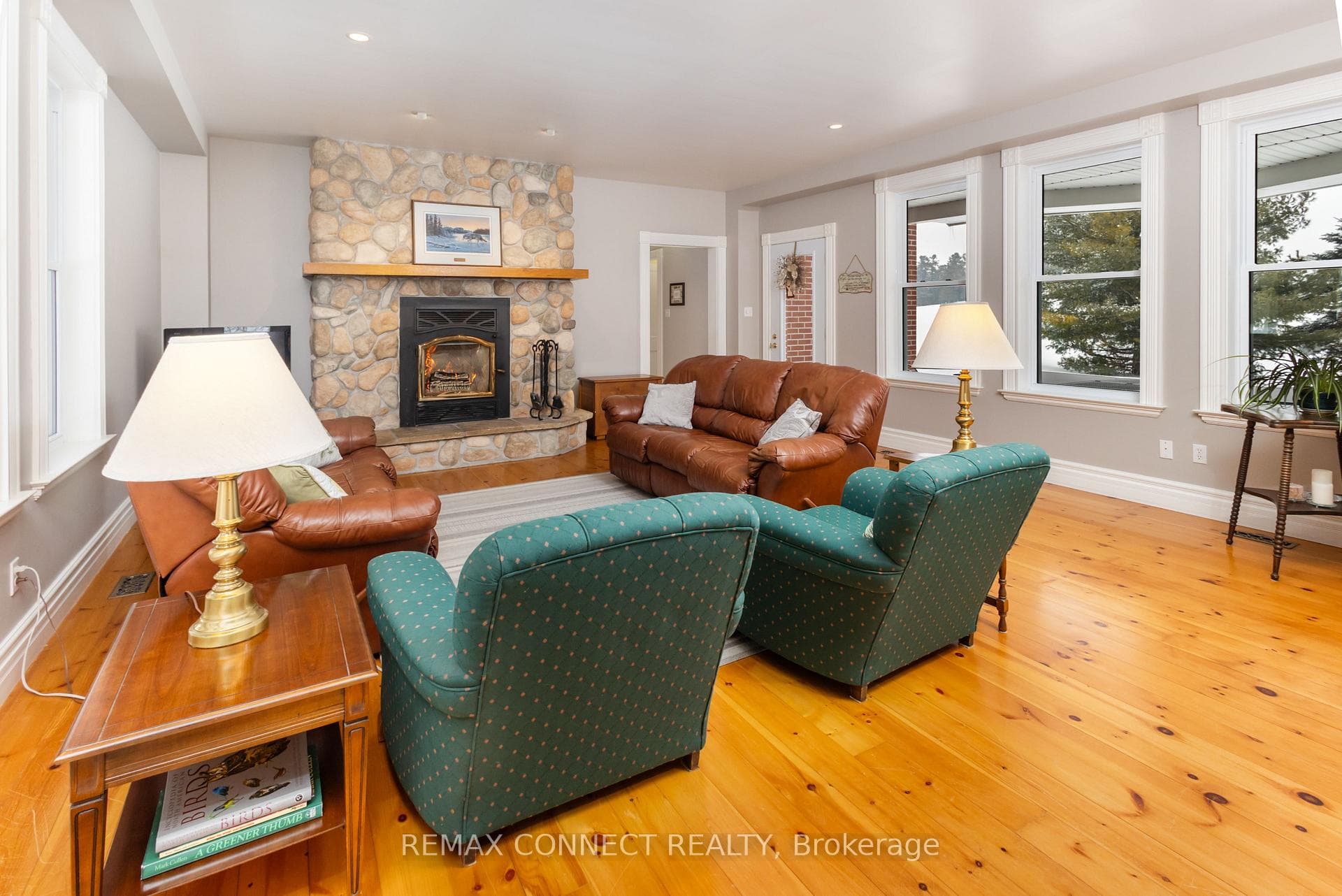 7596 Vimy Ridge Road photo 11