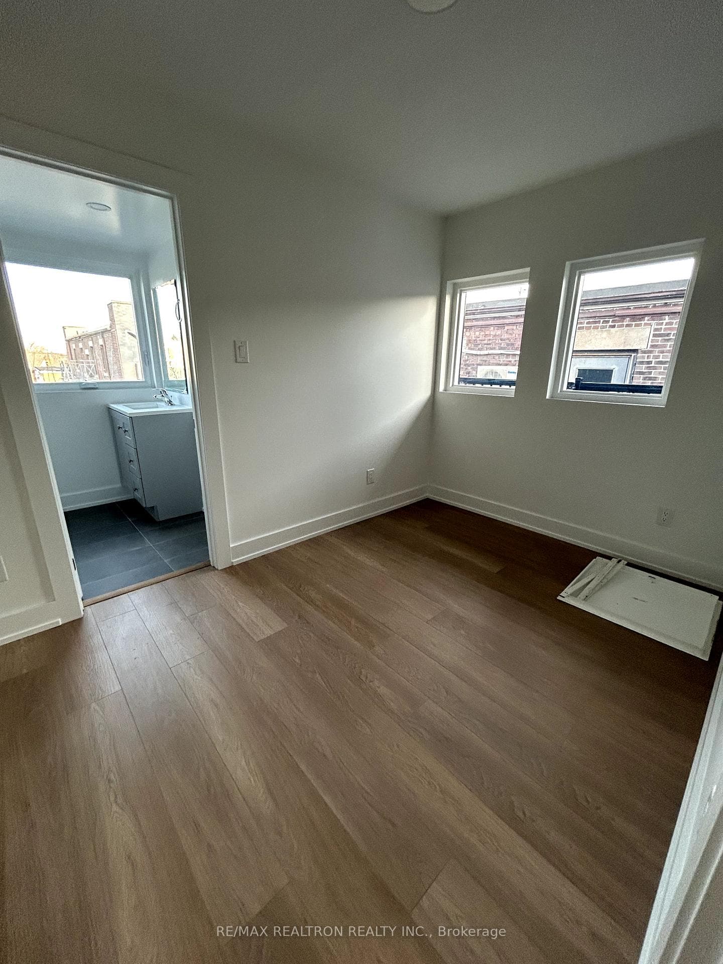 137 Curzon Street Unit 3 photo 8
