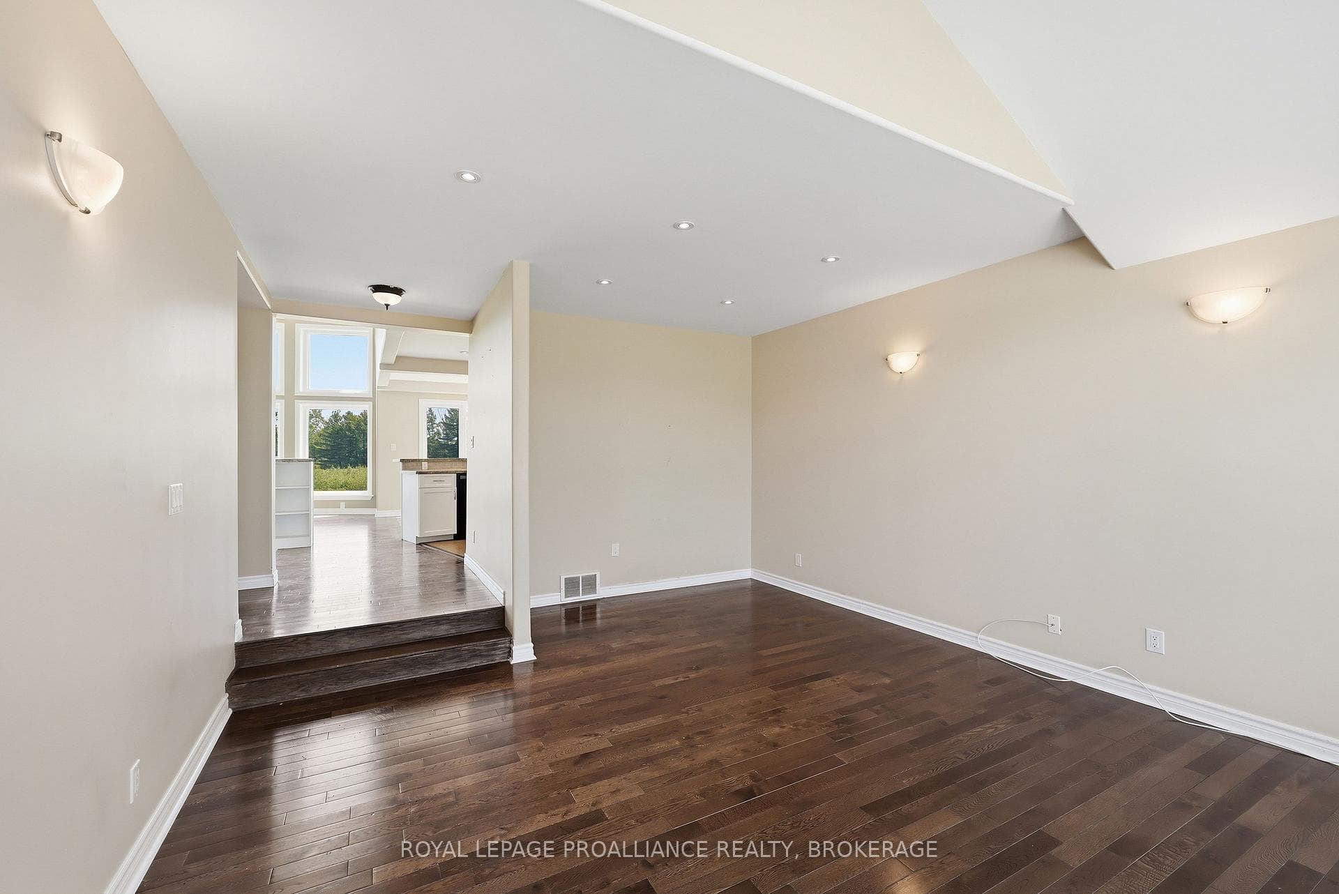 1461 English Way photo 25
