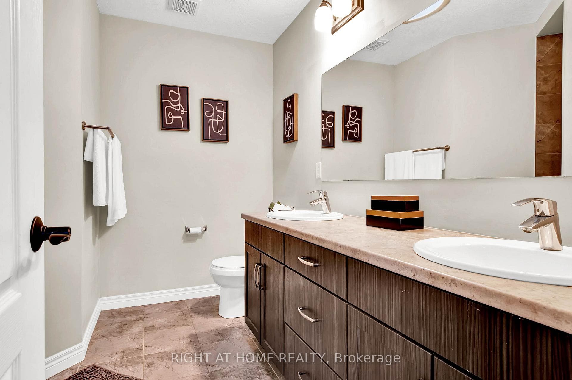 26 Lawson Street photo 18