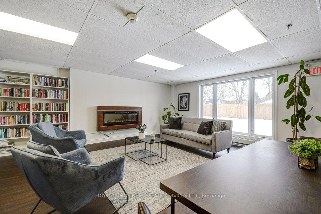 212 Kerr Street Unit 907 photo 41