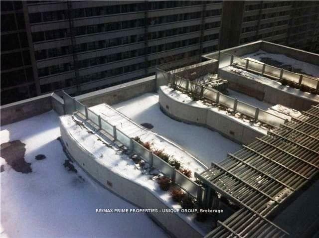 386 Yonge Street Unit 1707 photo 15