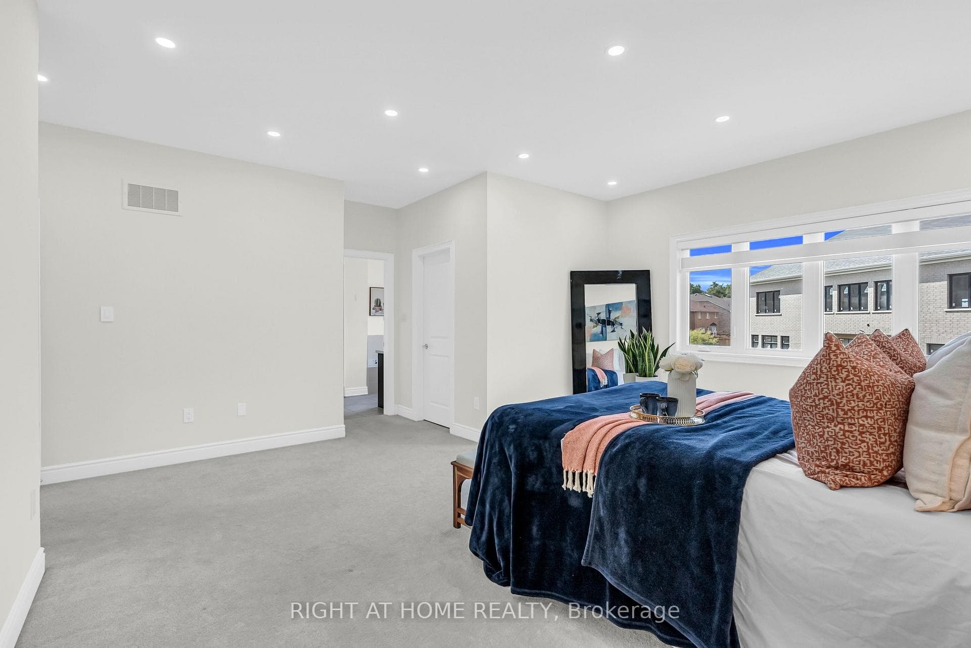 62 Dotchson Avenue photo 22