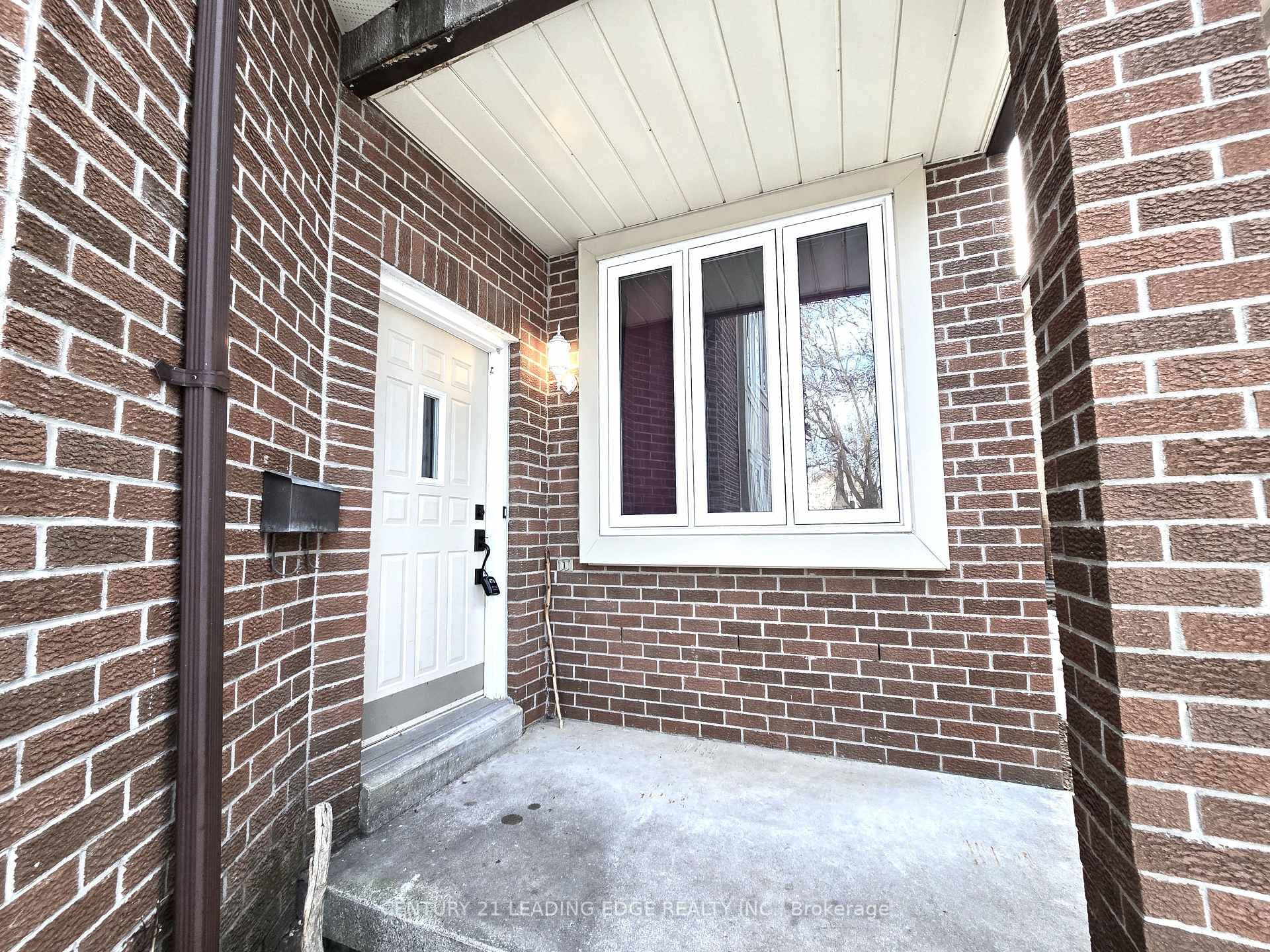 1065 Longbow Drive photo 3
