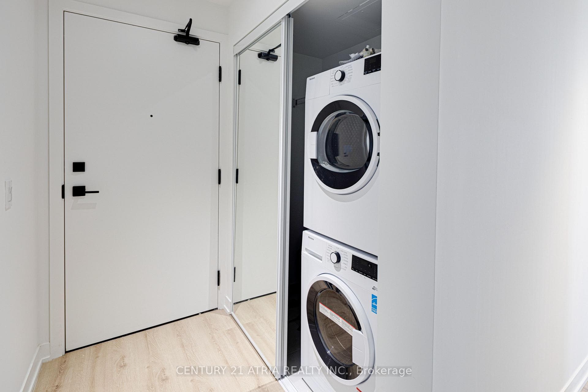 319 Jarvis Street Unit 2515 photo 2