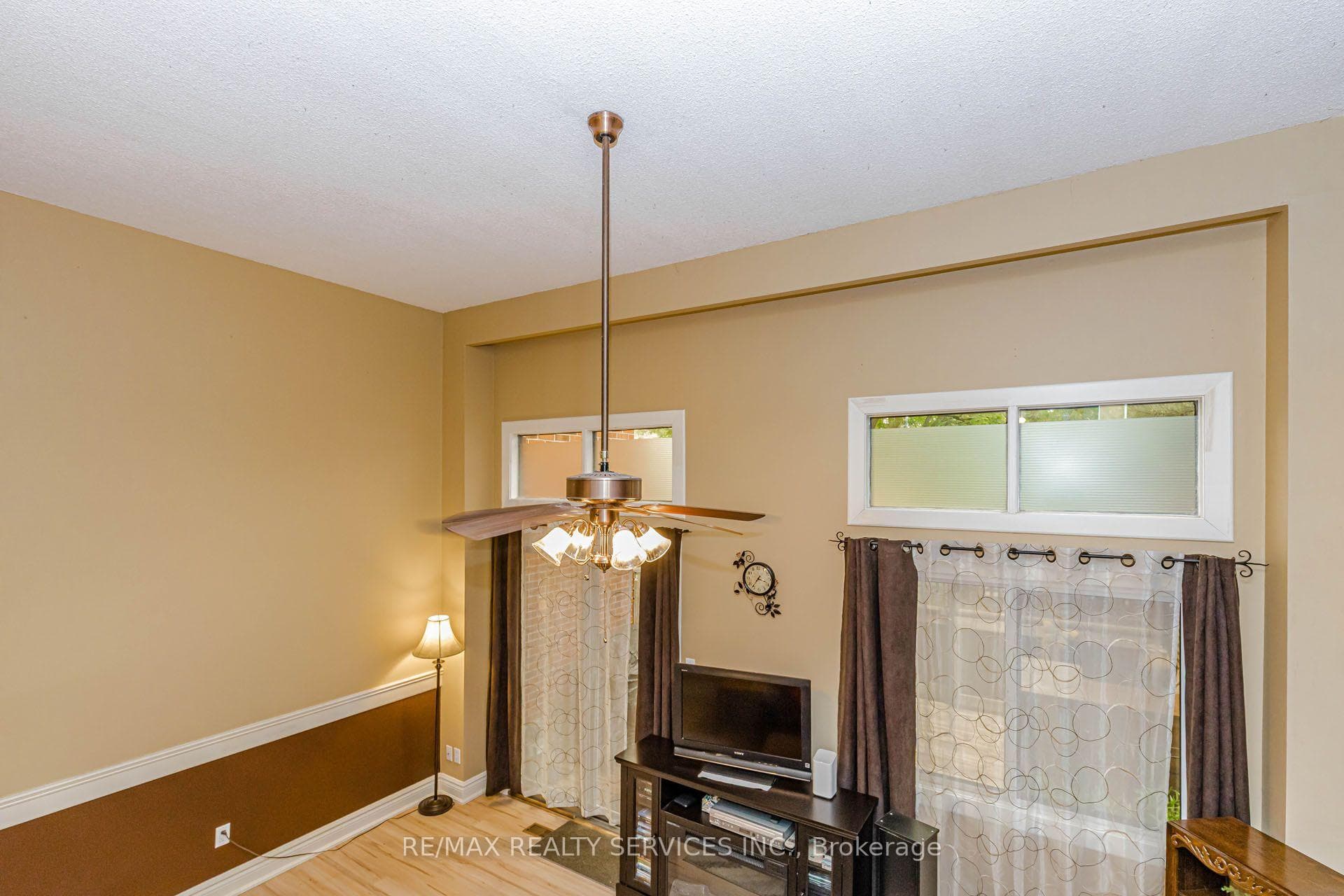 47 Dawson Crescent photo 15