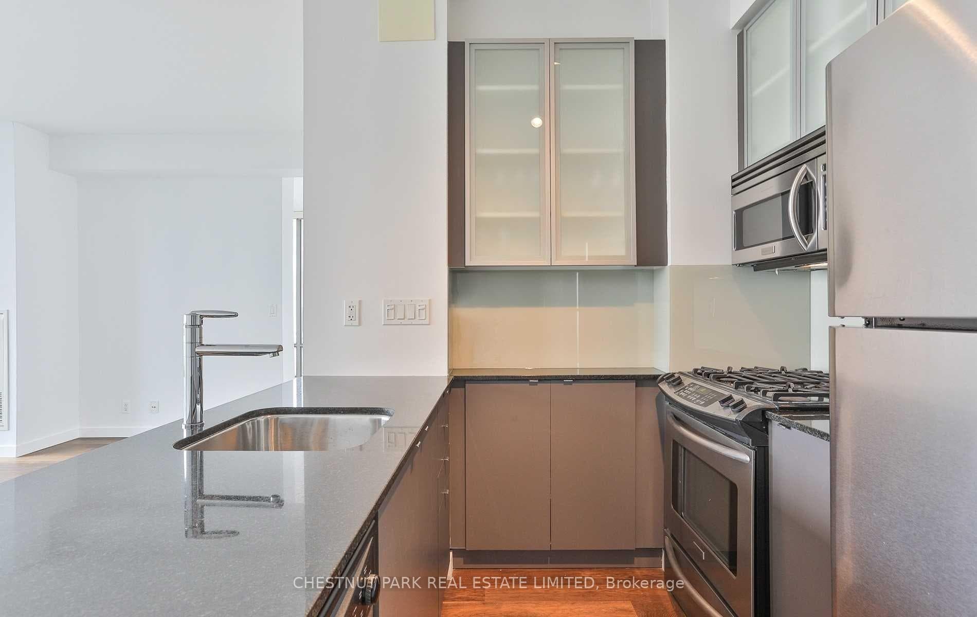 33 Lombard Street Unit 3104 photo 5