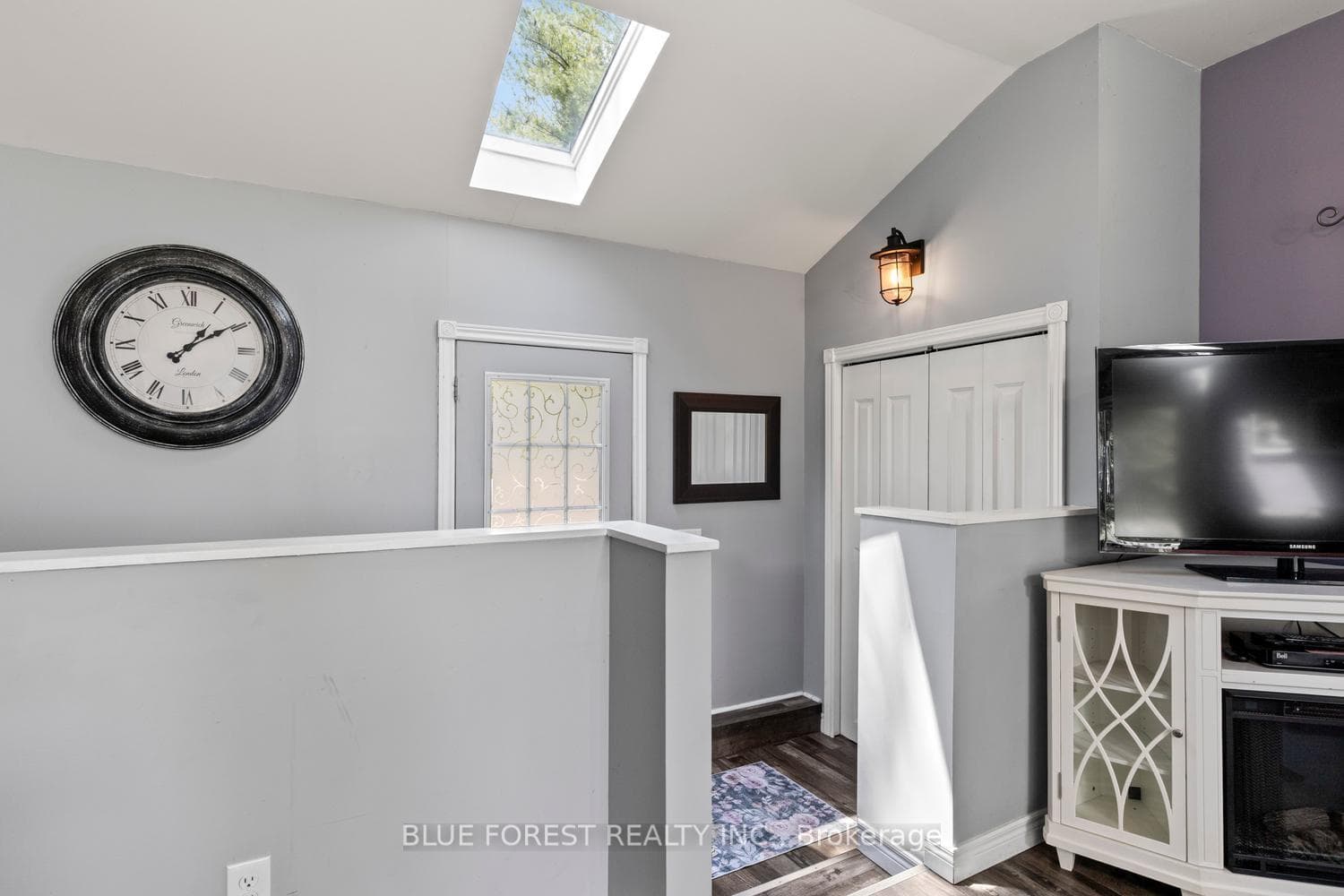 9984 Graham Road photo 6
