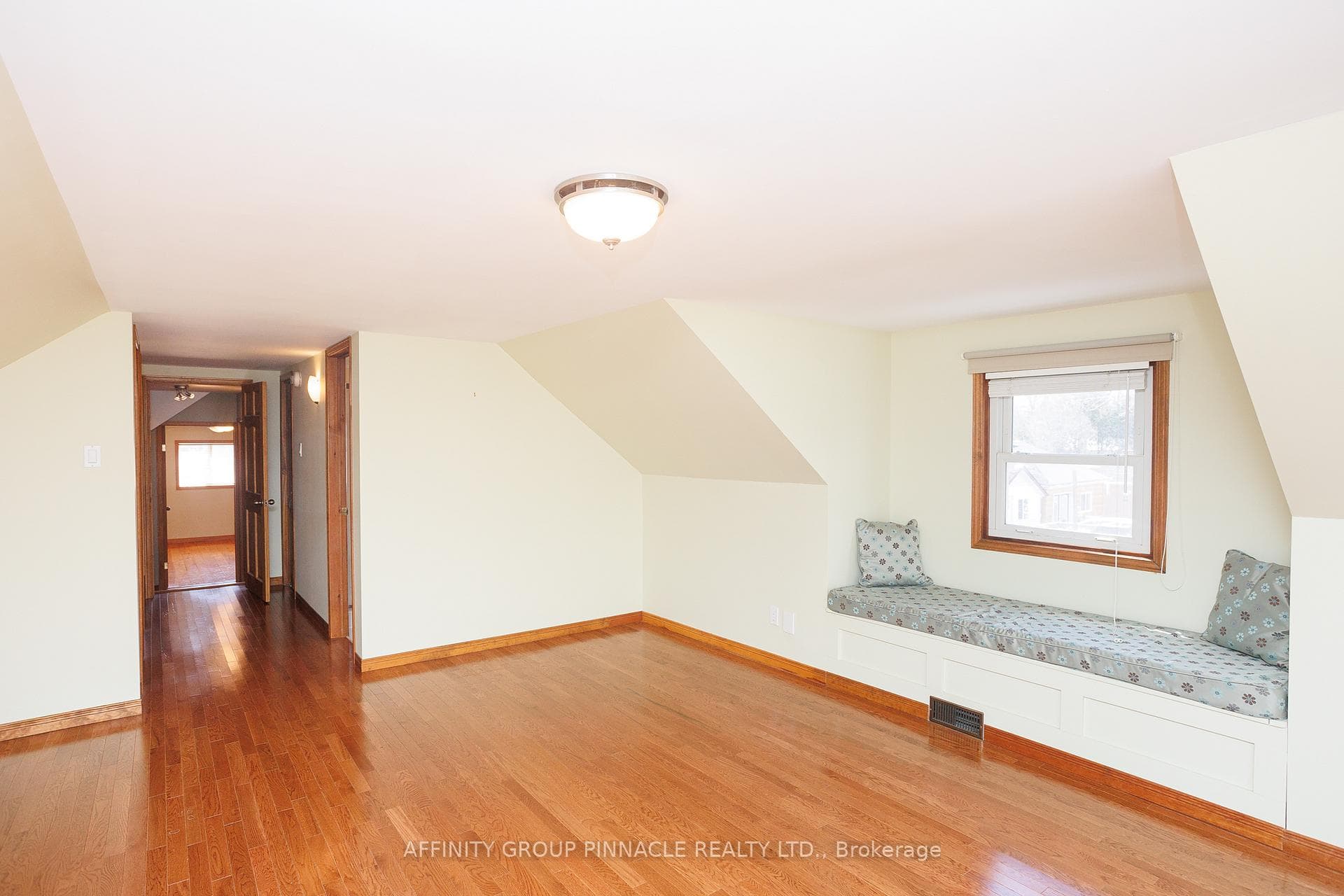 93 Glenelg Street photo 34