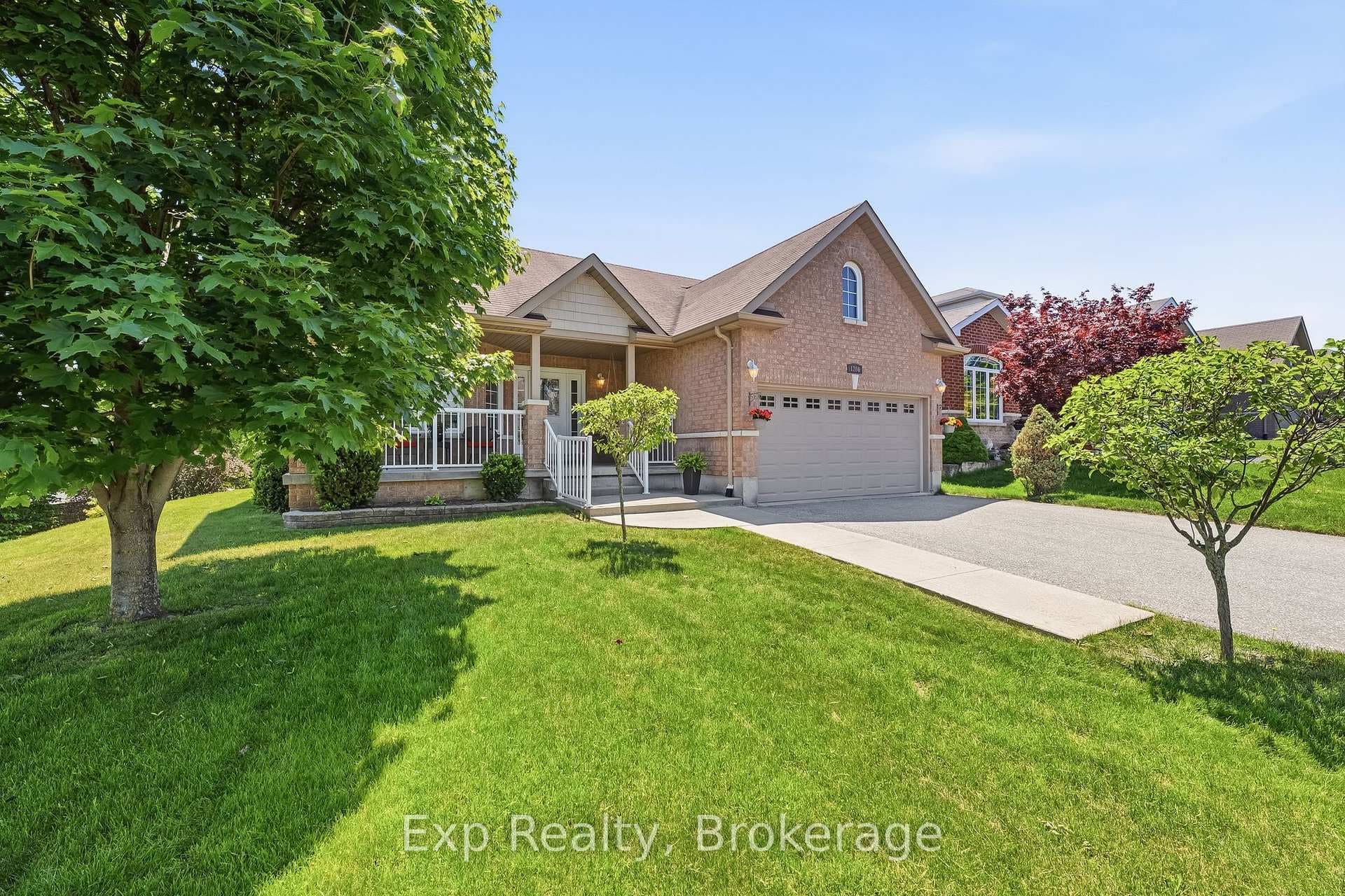 1266 Ashland Drive photo 3