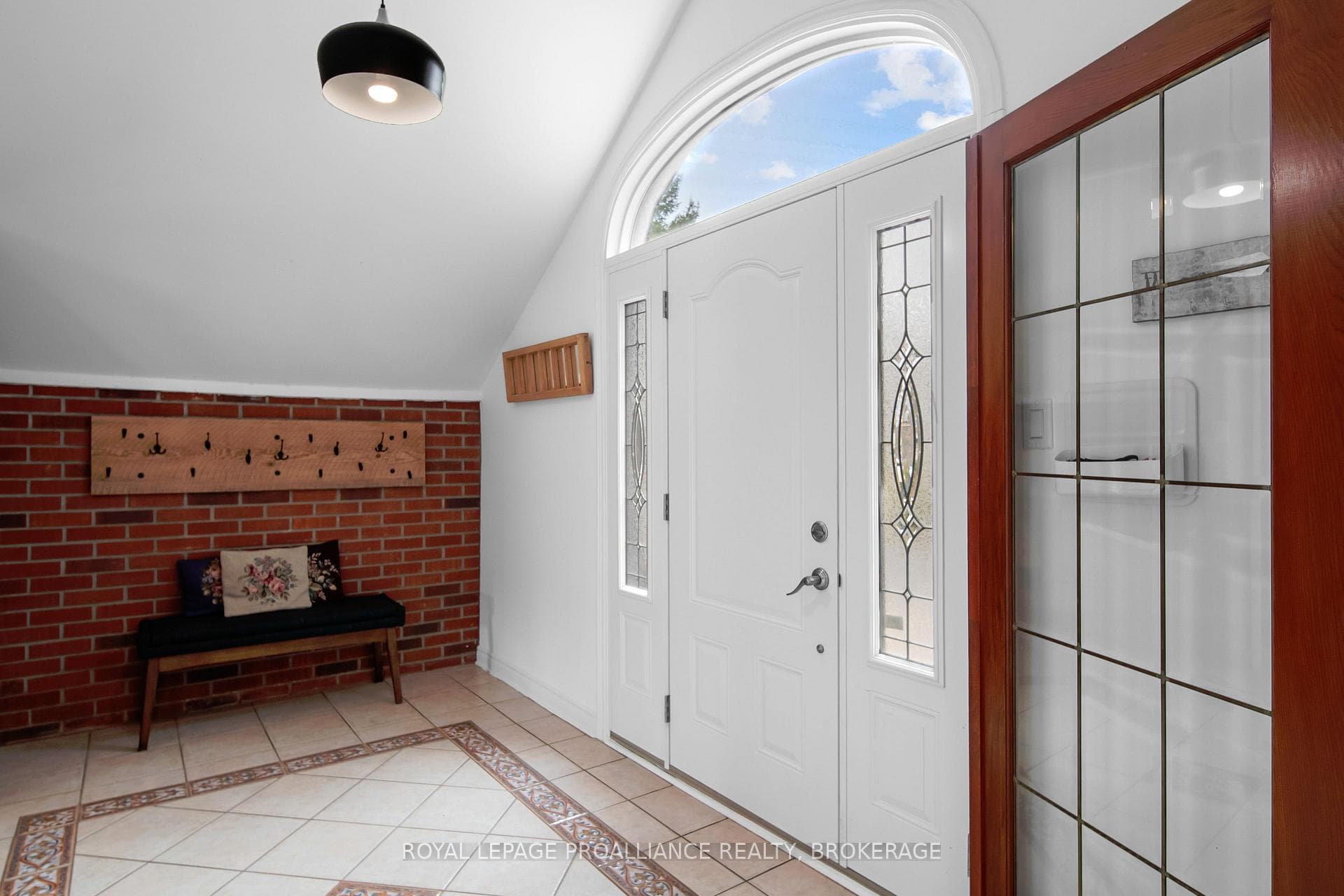 491 Maple Lawn Drive photo 2