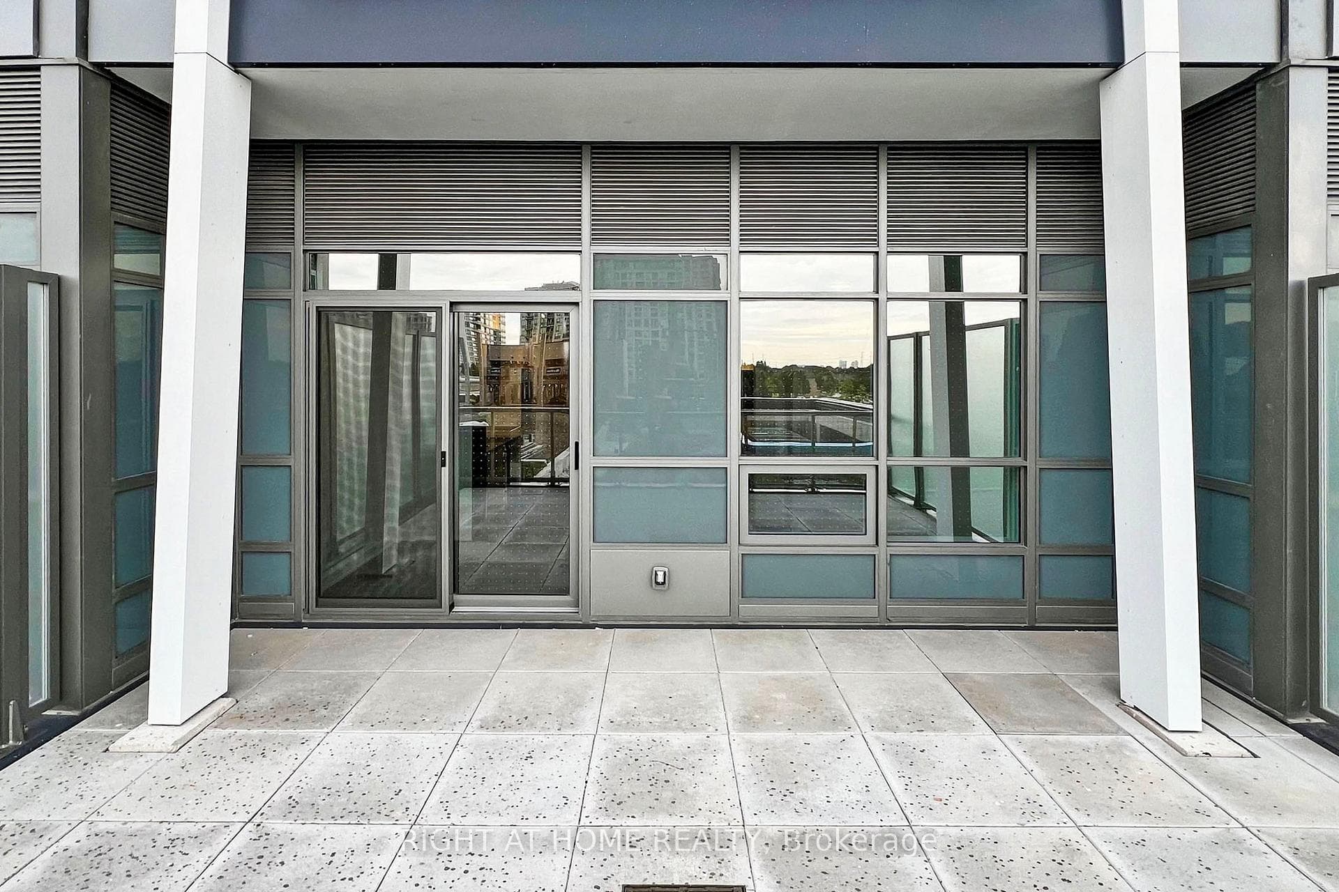 30 Upper Mall Way Unit 212A photo 29