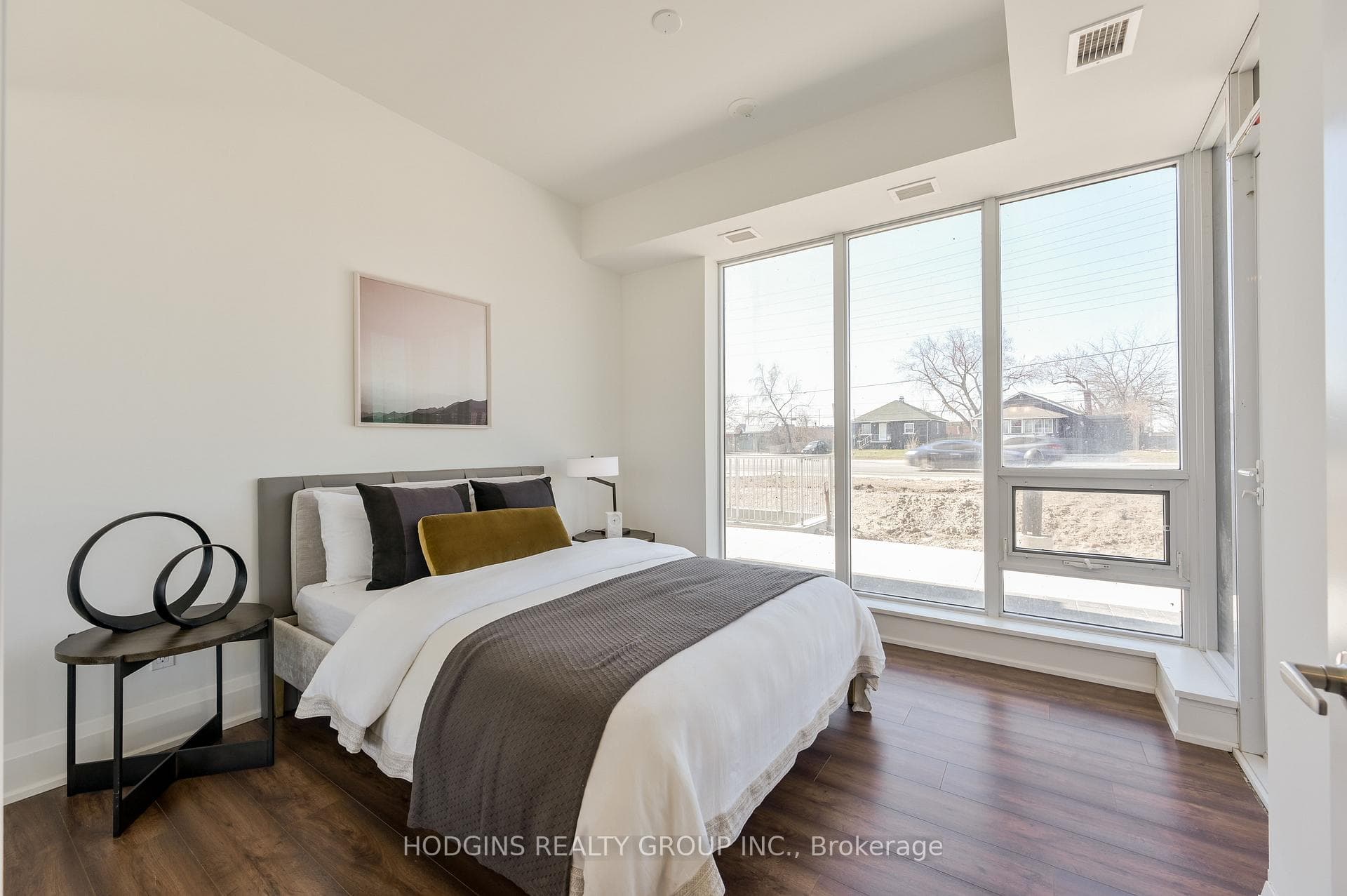 1035 Southdown Road Unit 1102 photo 17