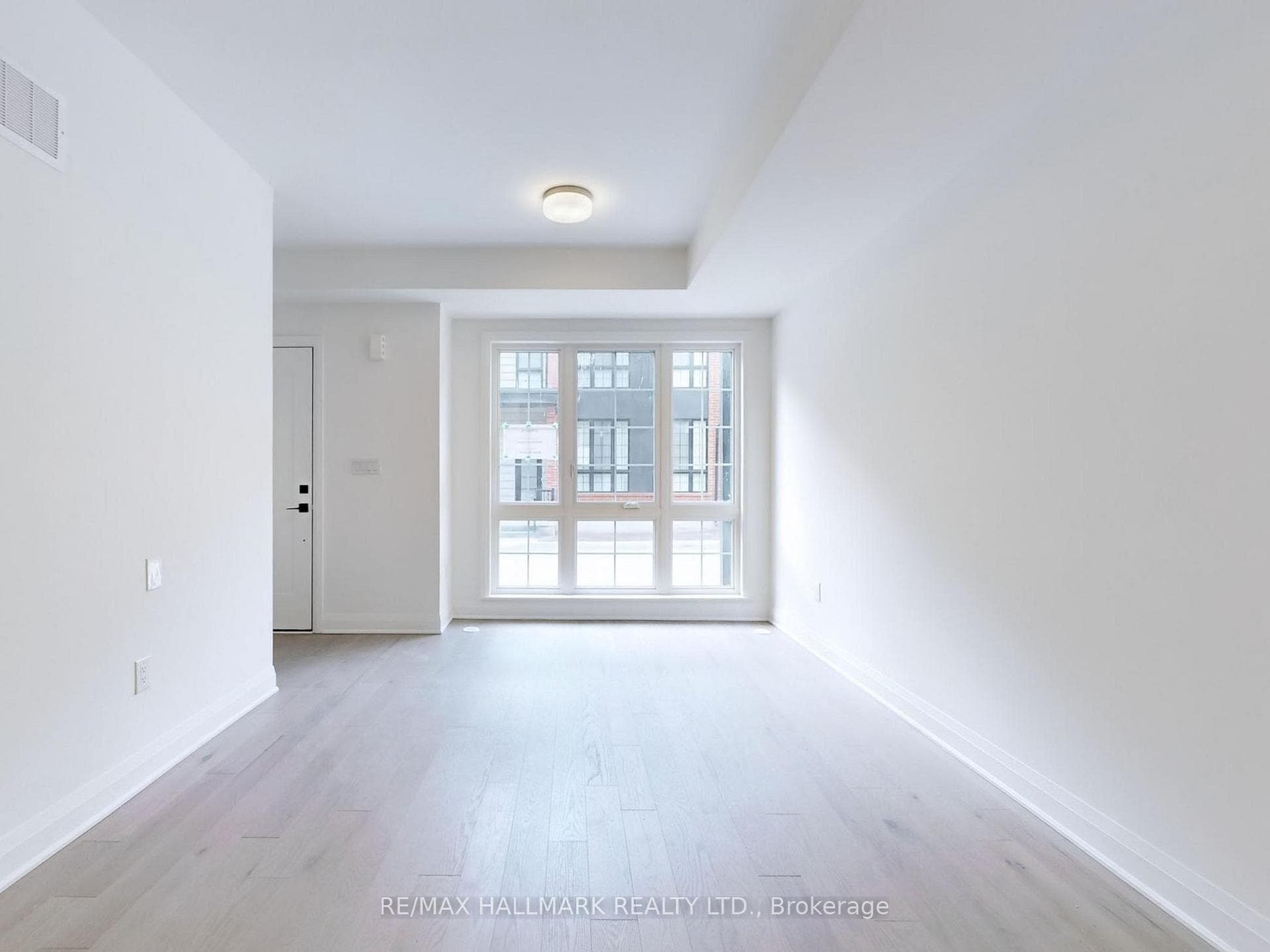 94 Alton Crescent photo 3