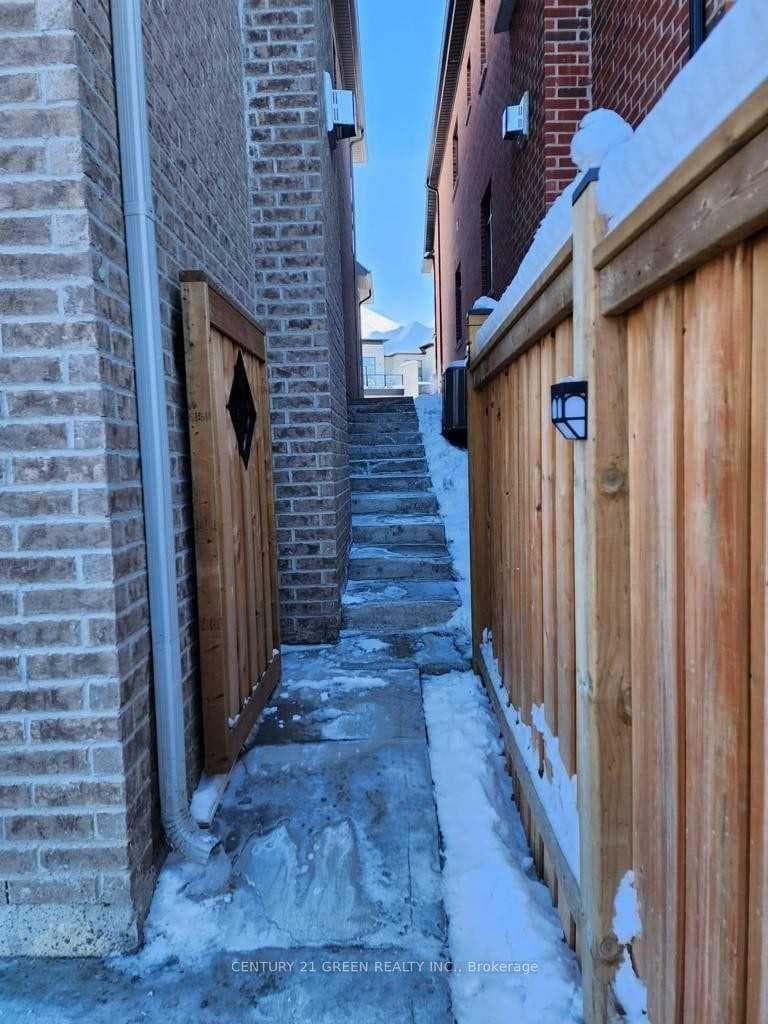 66 Malaspina Close Unit Bsmt photo 2