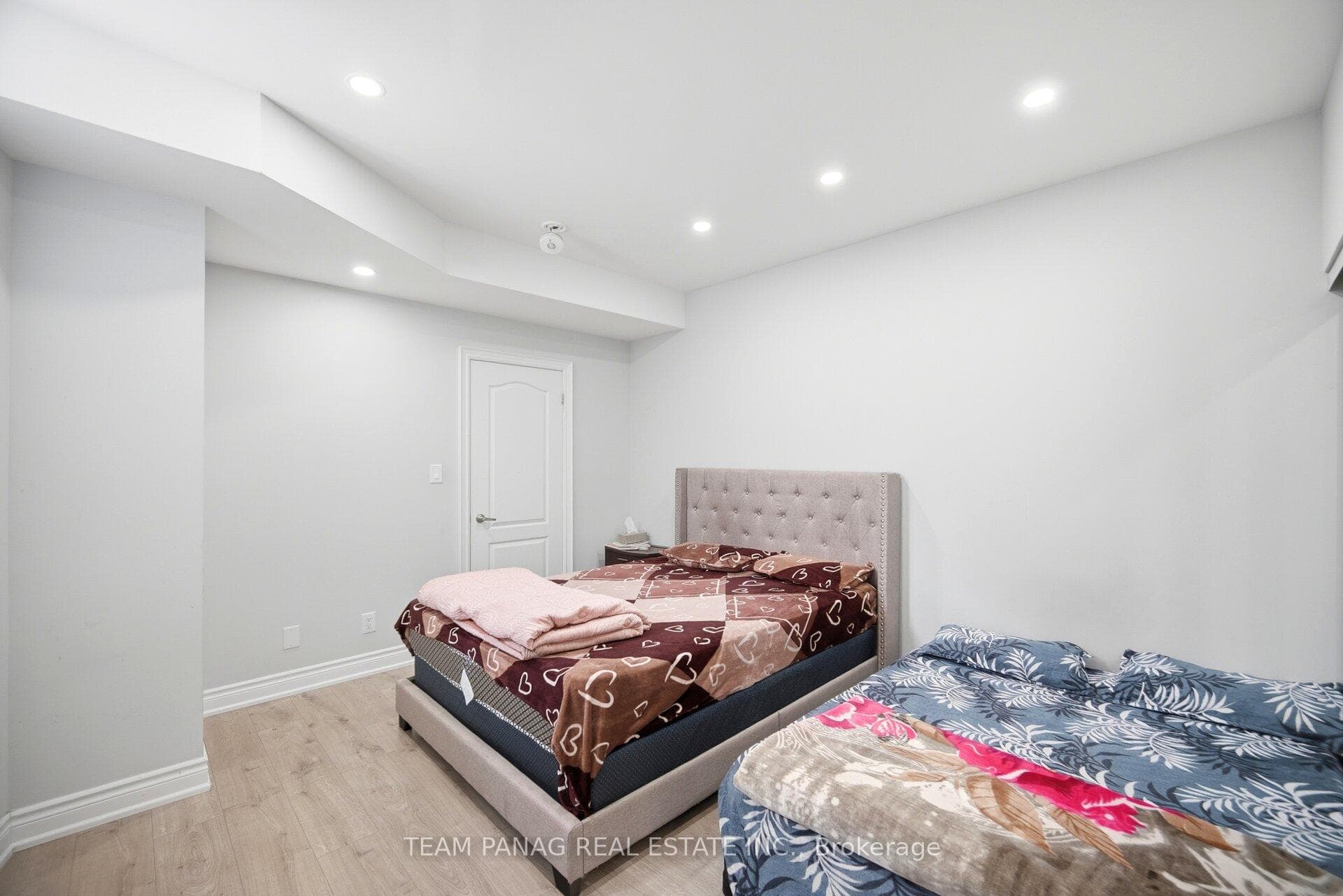 19 Falkland Road photo 38
