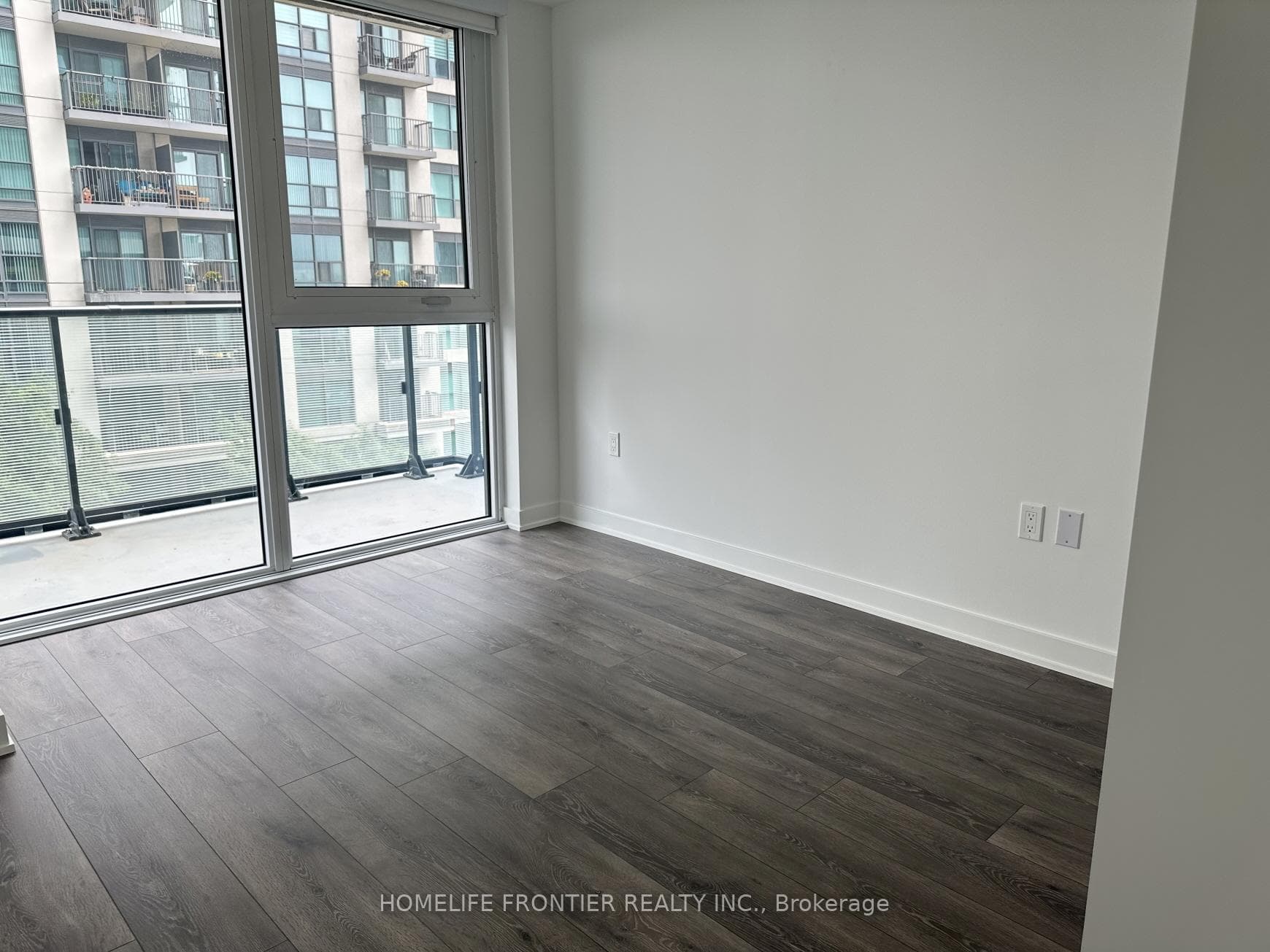 105 Oneida Crescent Unit 403 photo 6