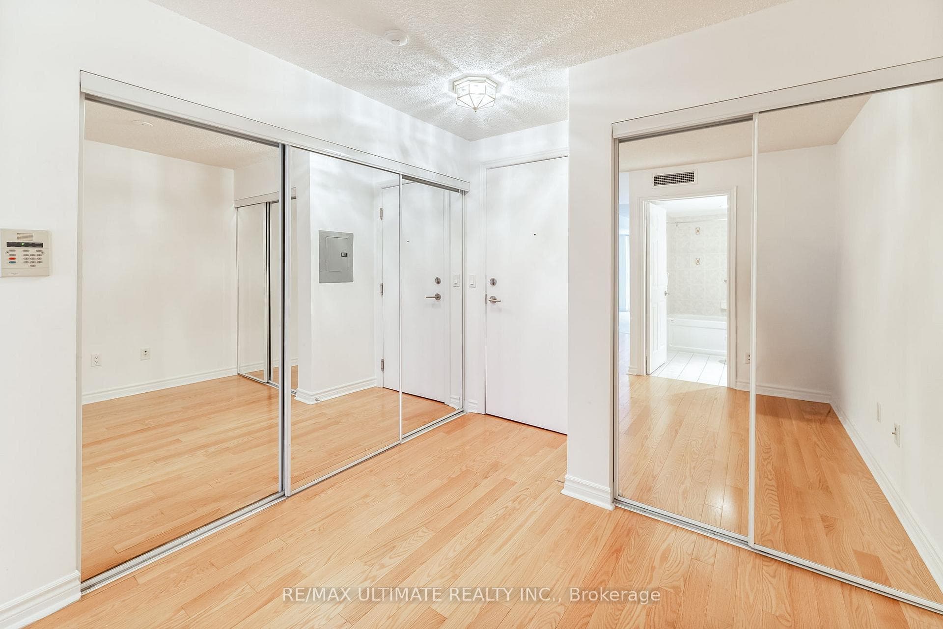 270 Wellington Street Unit 222 photo 6