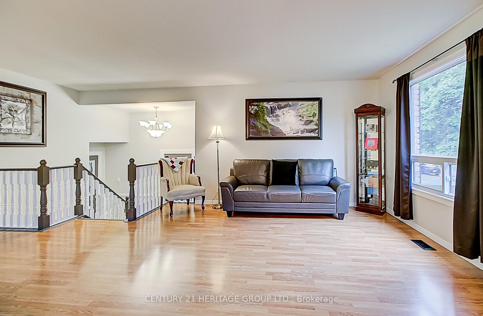 545 Colyer Street photo 8