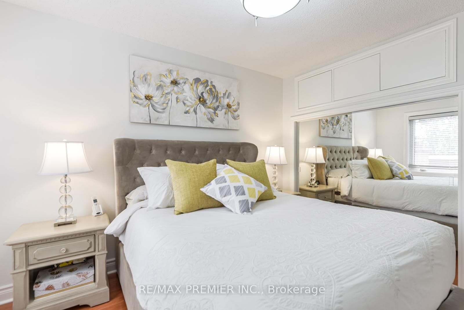 57 Lonborough Avenue photo 13