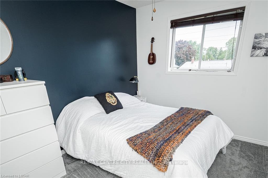 46 ALDBOROUGH Avenue photo 24
