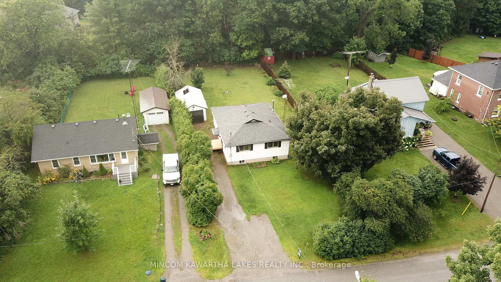 2748 Chalmers Avenue photo 25