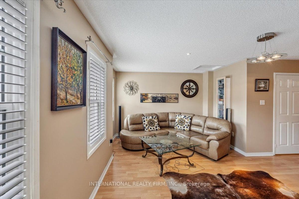 167 GATWICK Drive photo 20