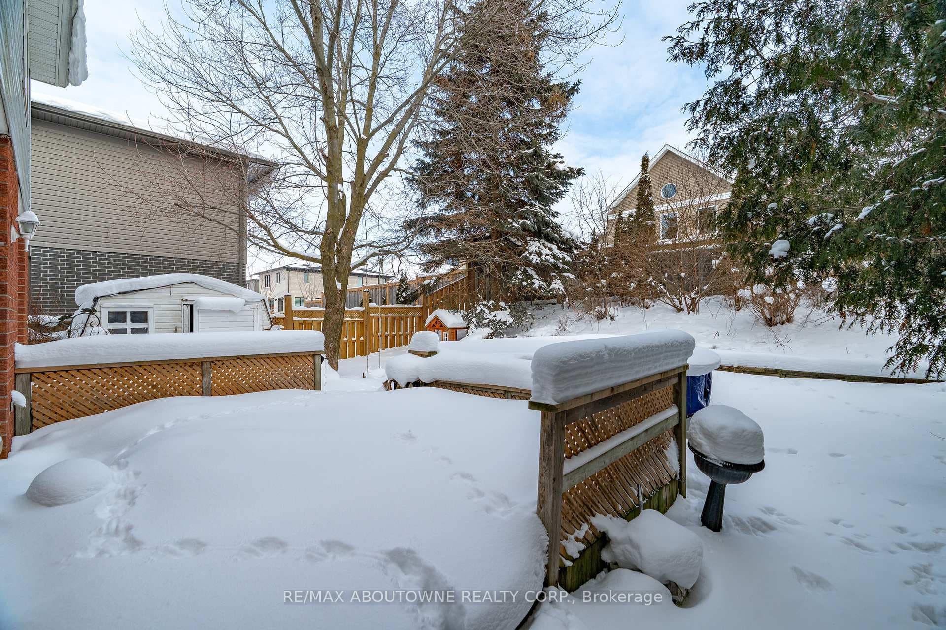144 Rickson Avenue photo 41