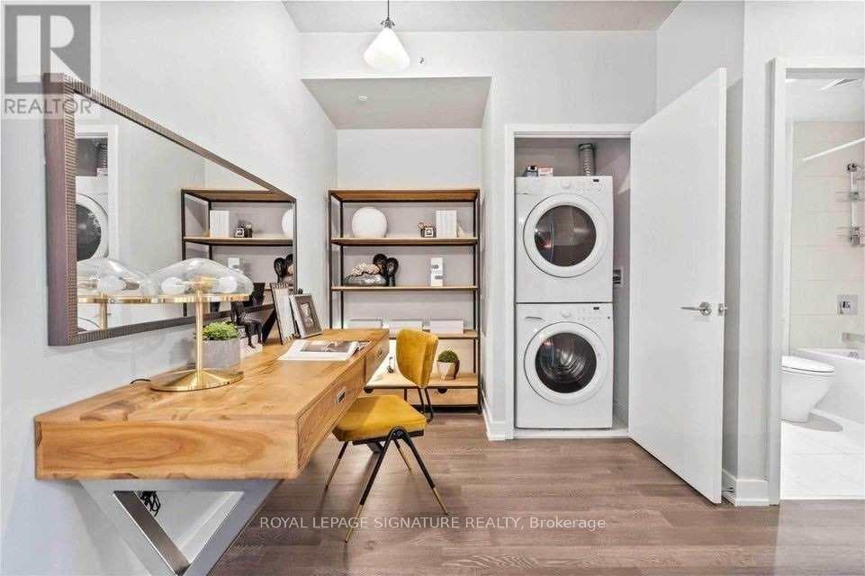 1190 Dundas Street Unit 827 photo 19