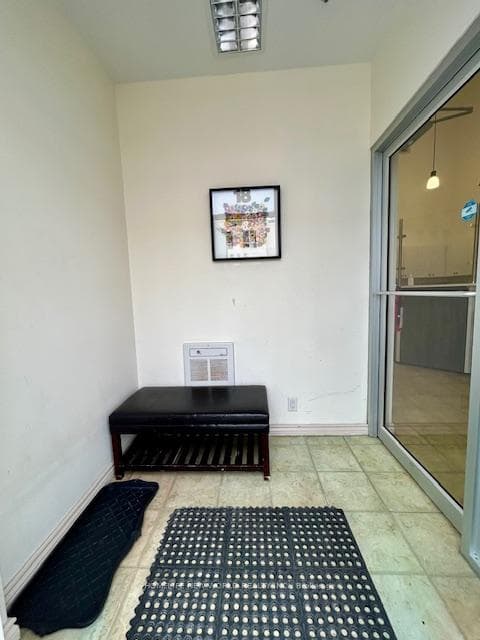 16945 Leslie Street Unit 18 photo 3