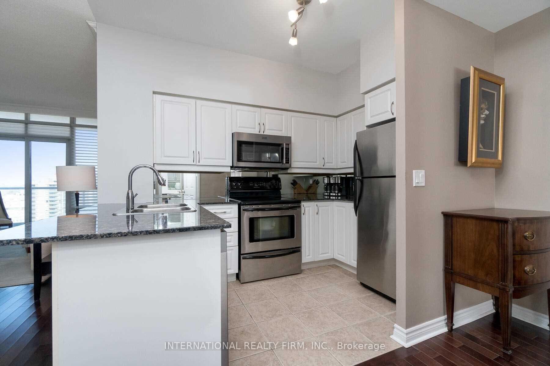 388 Prince Of Wales Drive Unit 2004 photo 5