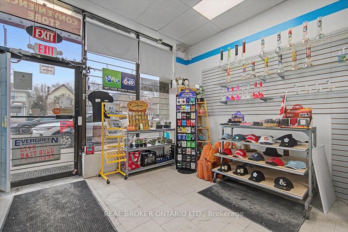 218 Victoria Road photo 7