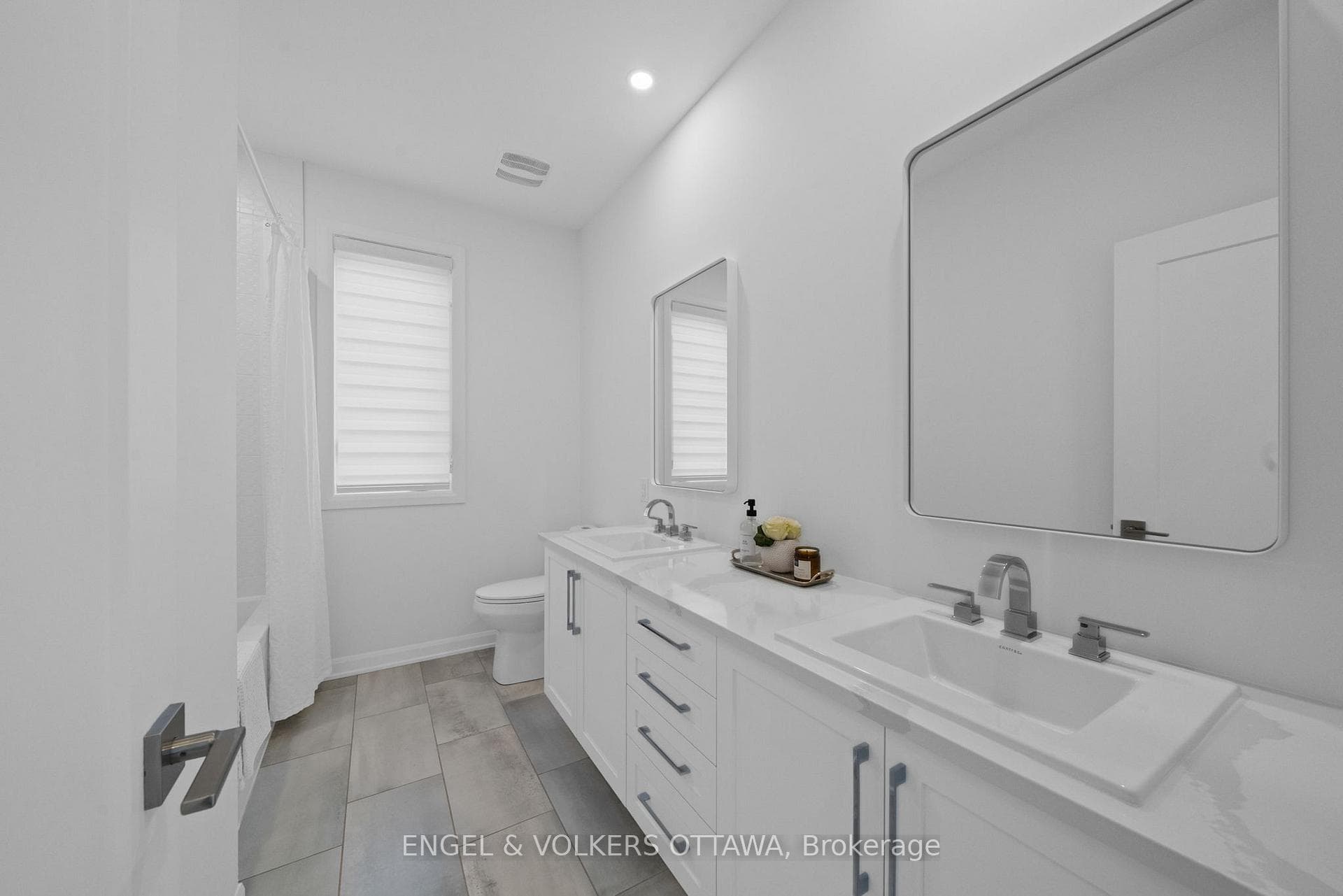 611 Ribbon Street photo 39