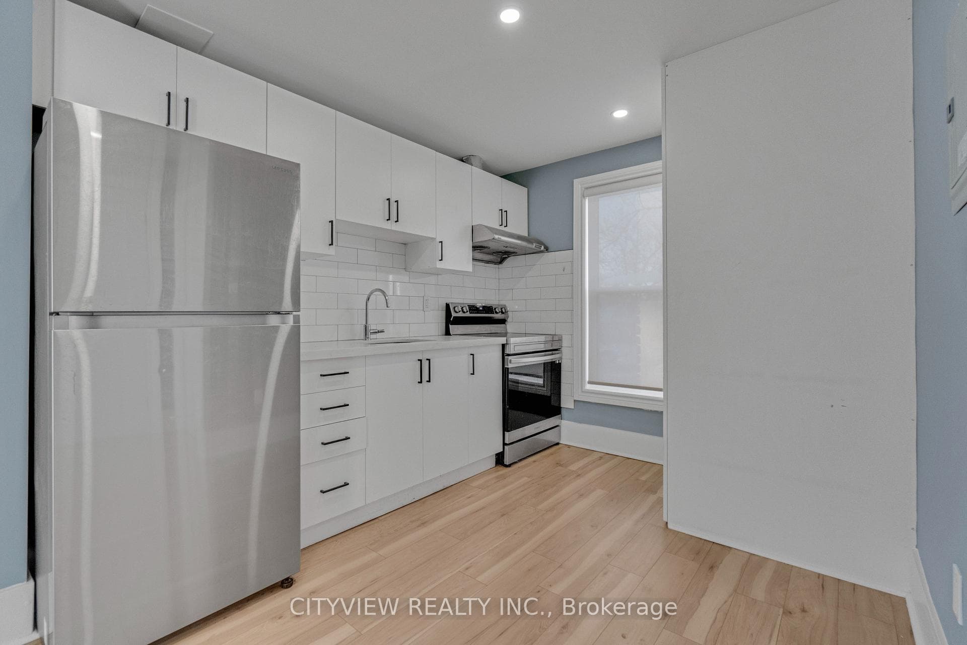 382 Beach Road photo 25