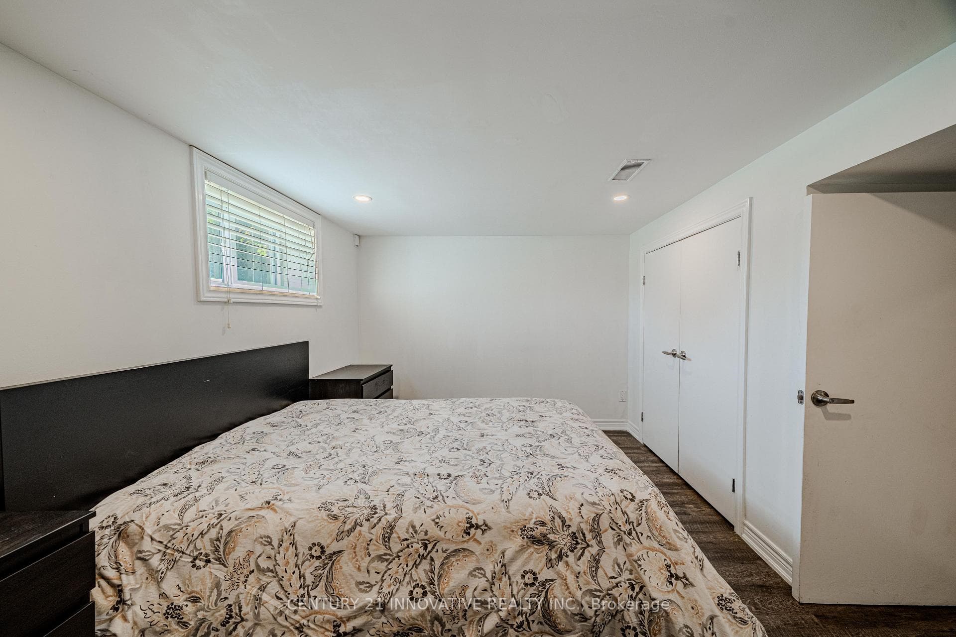 60 Dorking Crescent photo 41