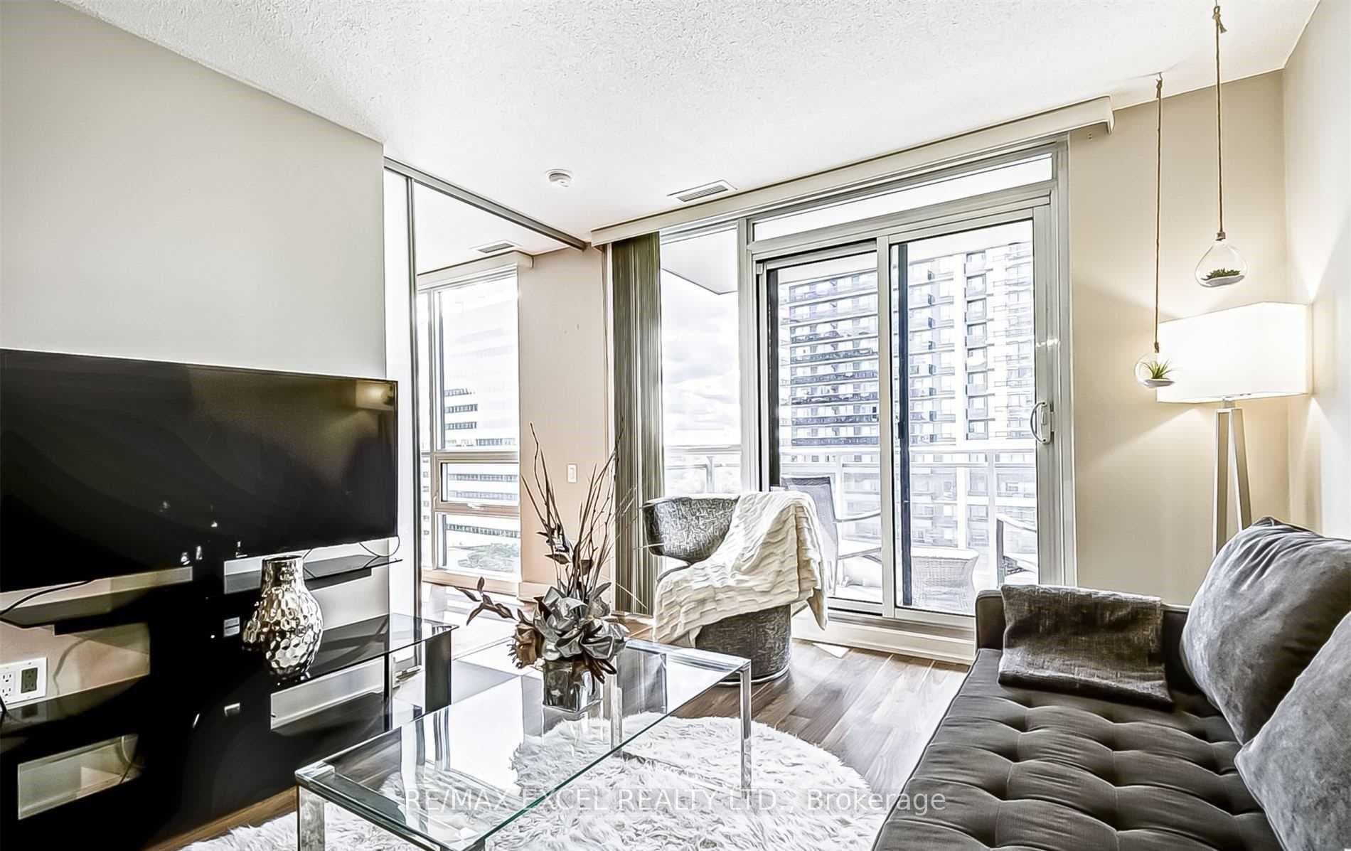 23 Sheppard Avenue Unit 1401 photo 4