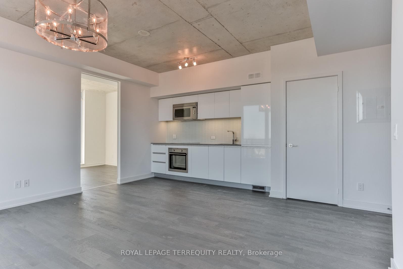 1238 Dundas Street Unit 703 photo 5