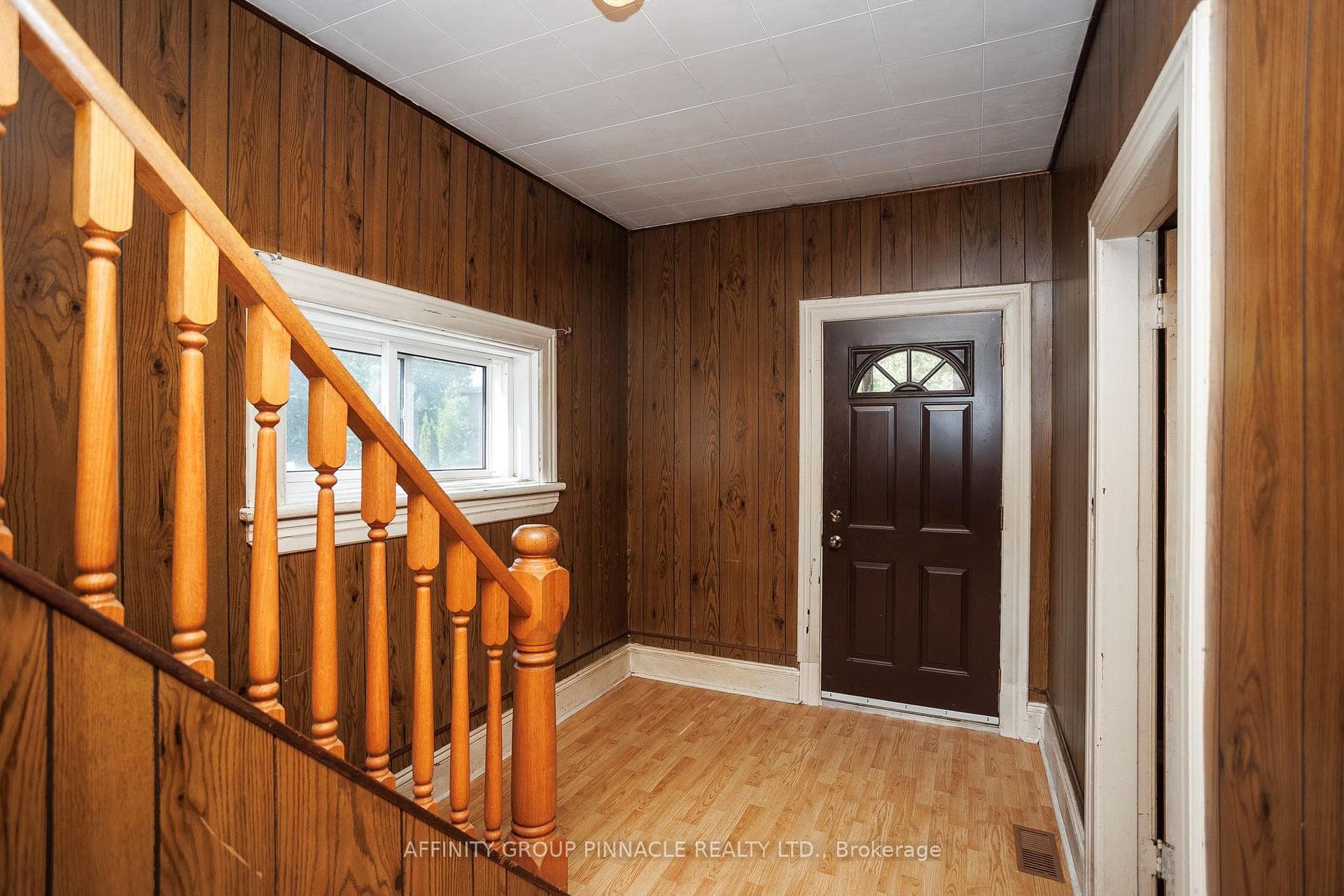 1850 Victoria Road photo 17