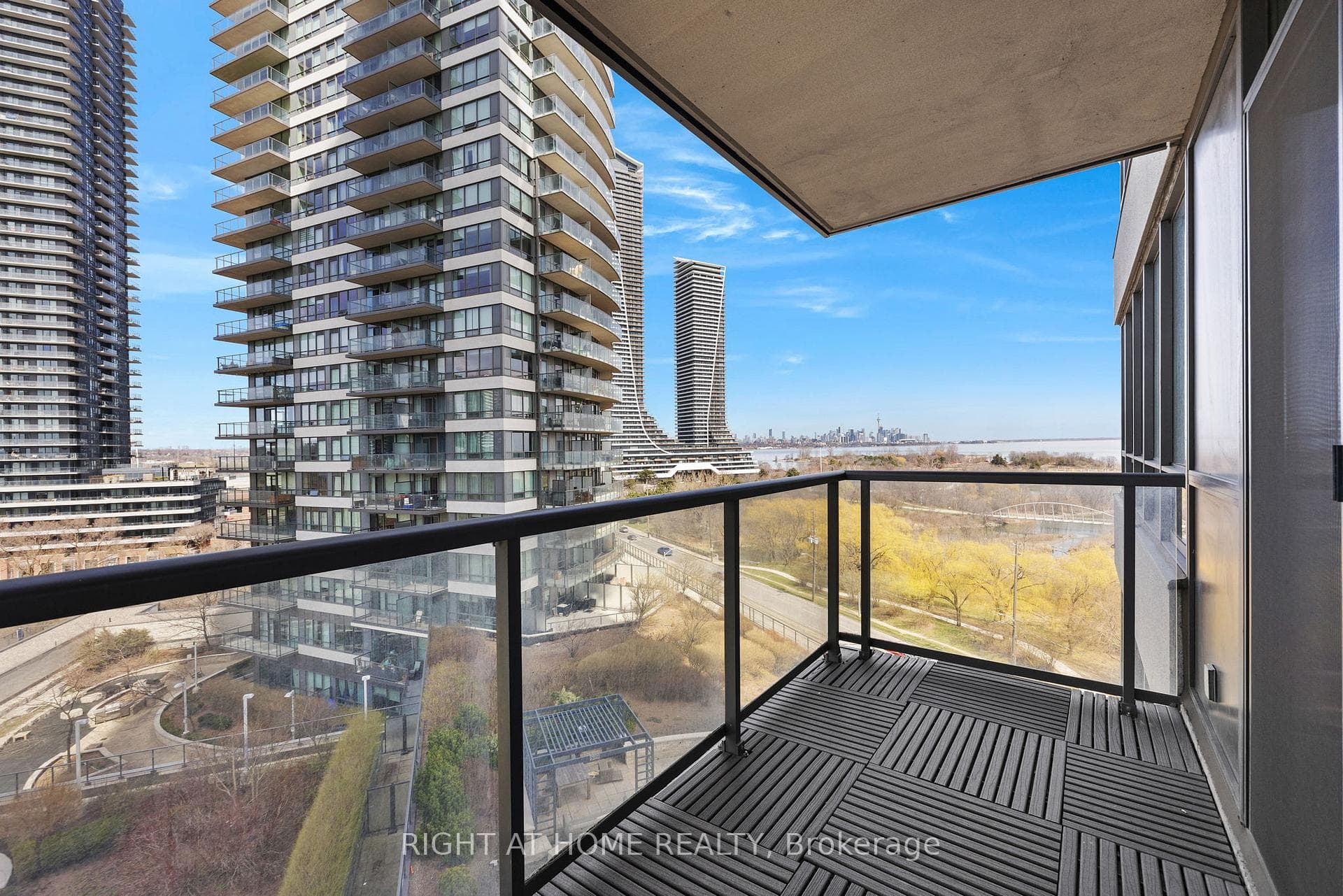 2240 Lake Shore Boulevard Unit 806 photo 17