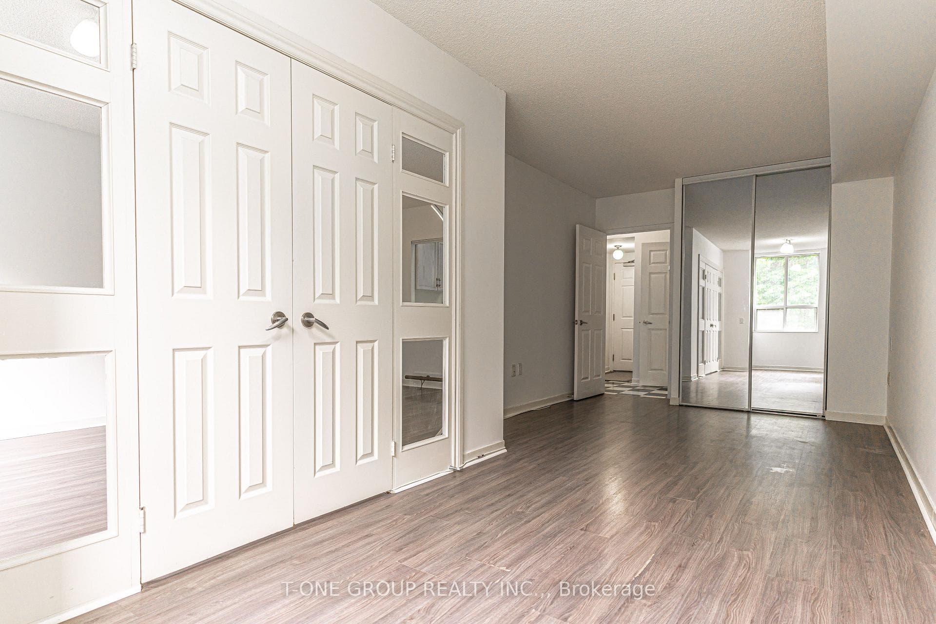 284 Bloor Street Unit 204 photo 7