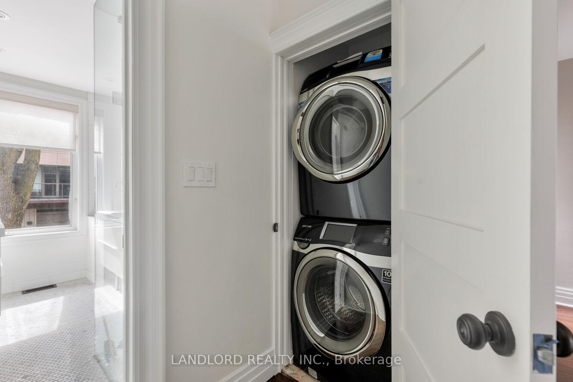 107A Scollard Street photo 44