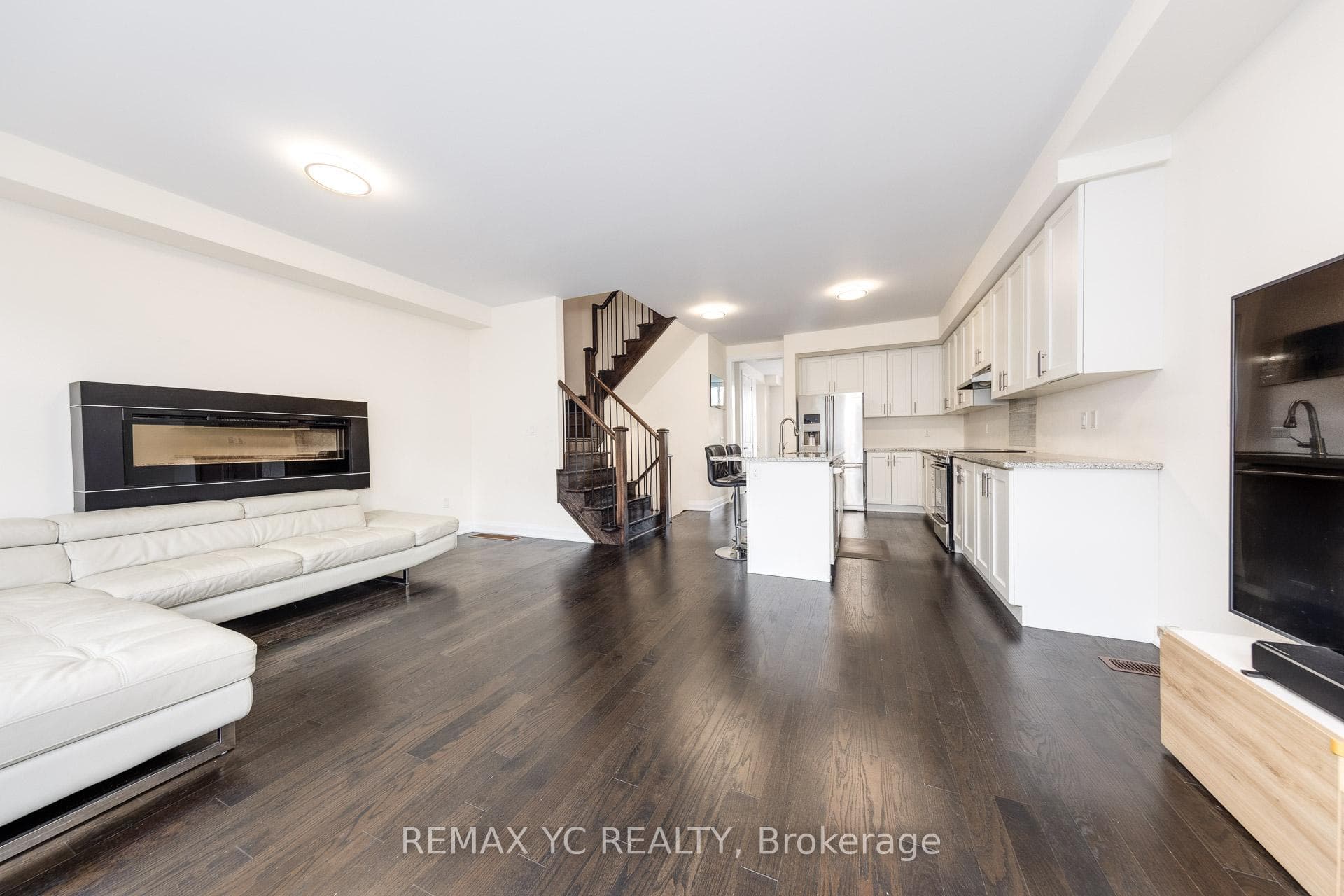 33 Duncombe Lane photo 14