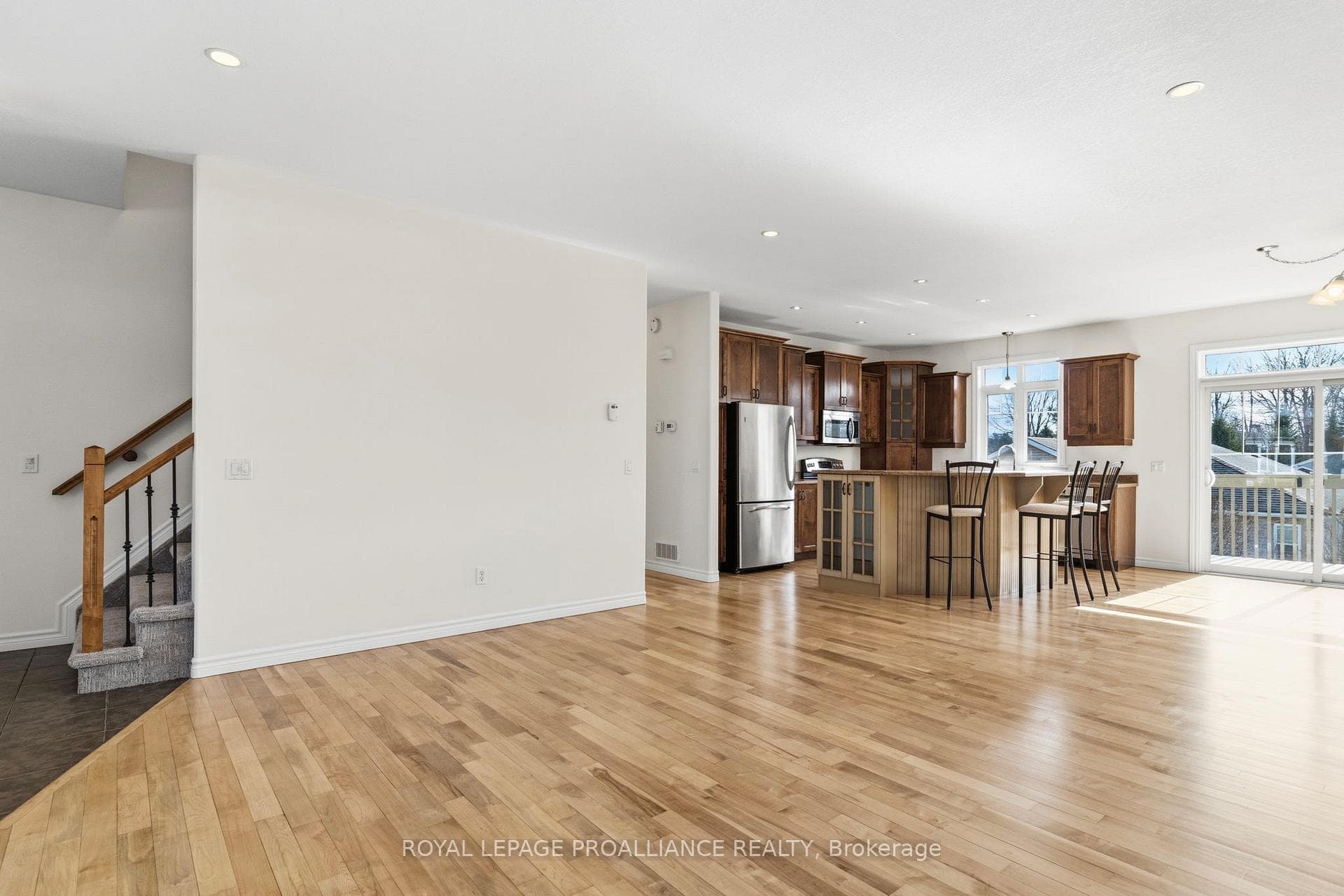 403 Brock Street photo 9