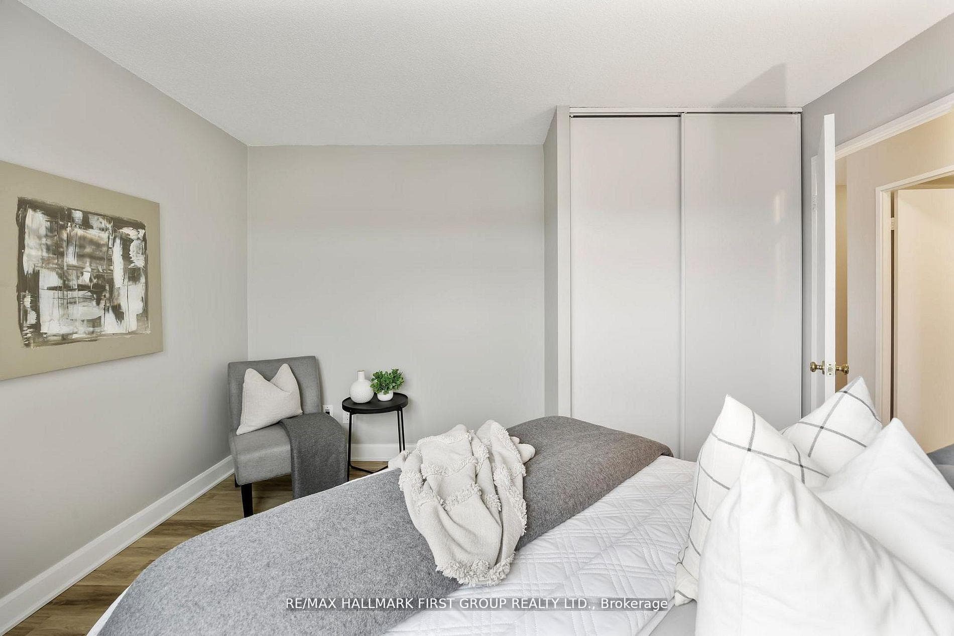 2 WESTNEY Road Unit 1109 photo 35