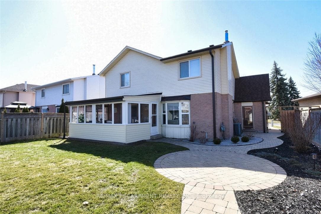 54 Ramsden Drive photo 36