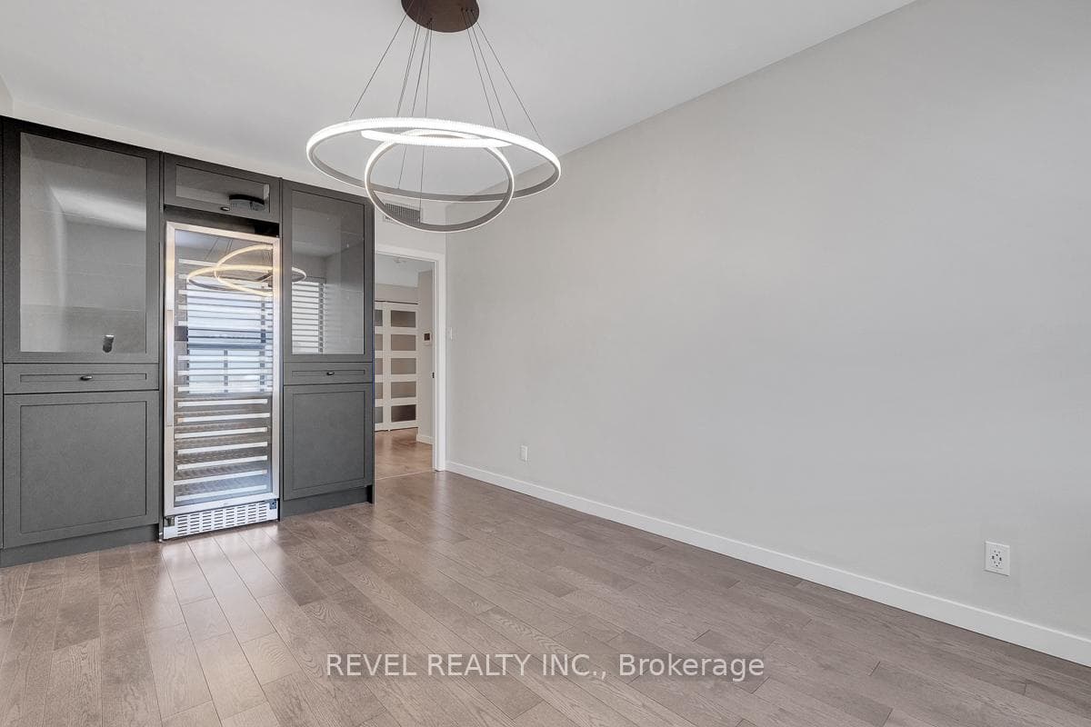 556 Laurier Avenue Unit 2101 photo 9
